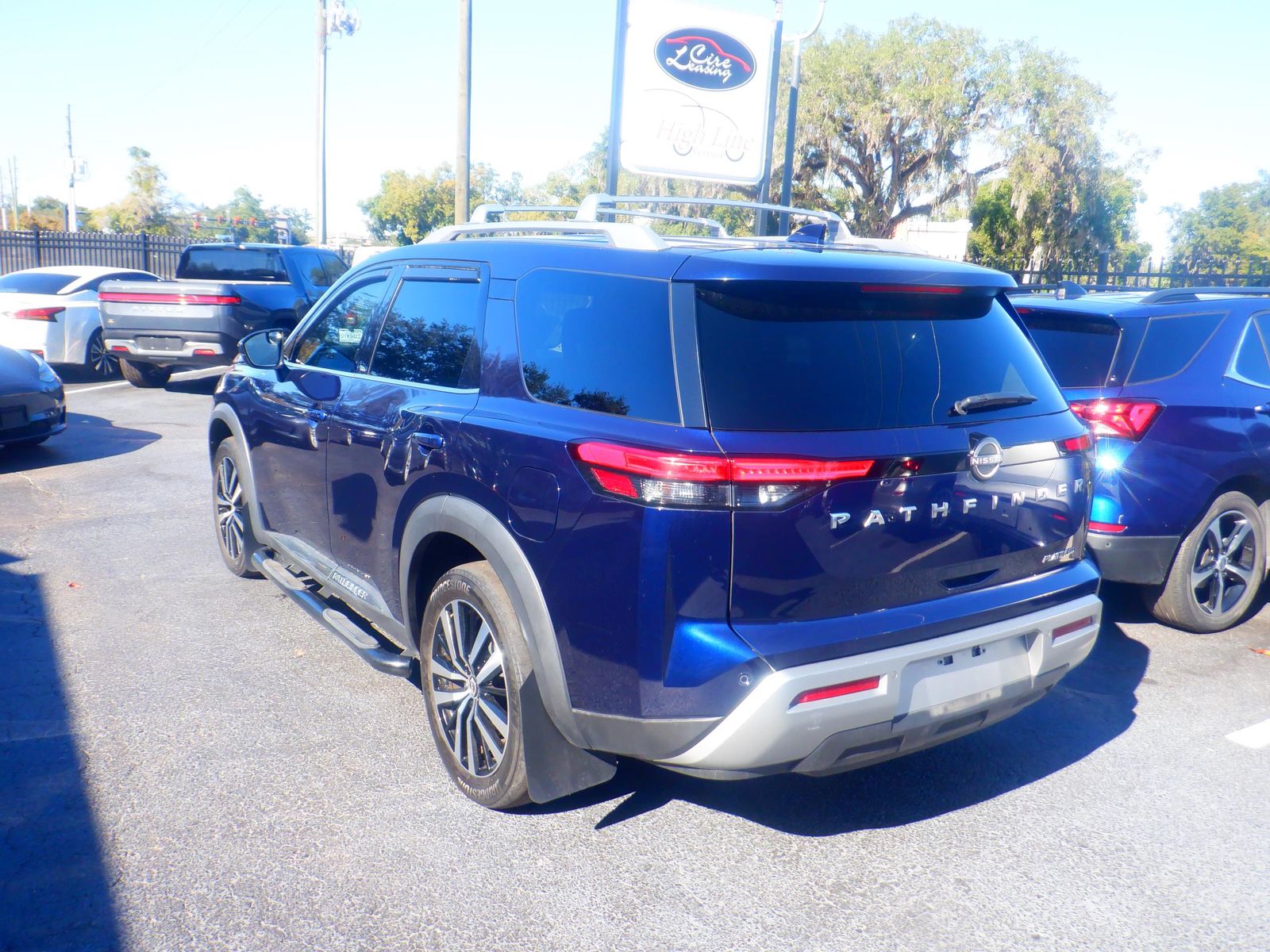 2023 Nissan Pathfinder Platinum FWD