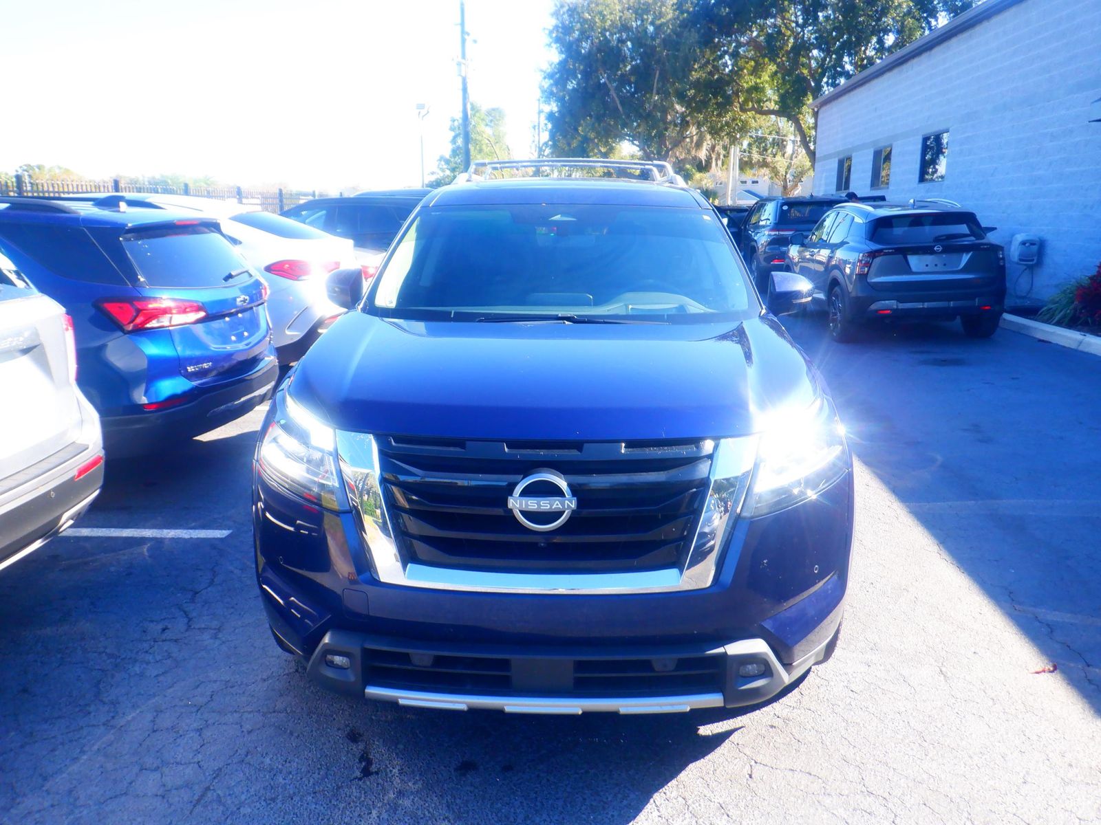 2023 Nissan Pathfinder Platinum FWD