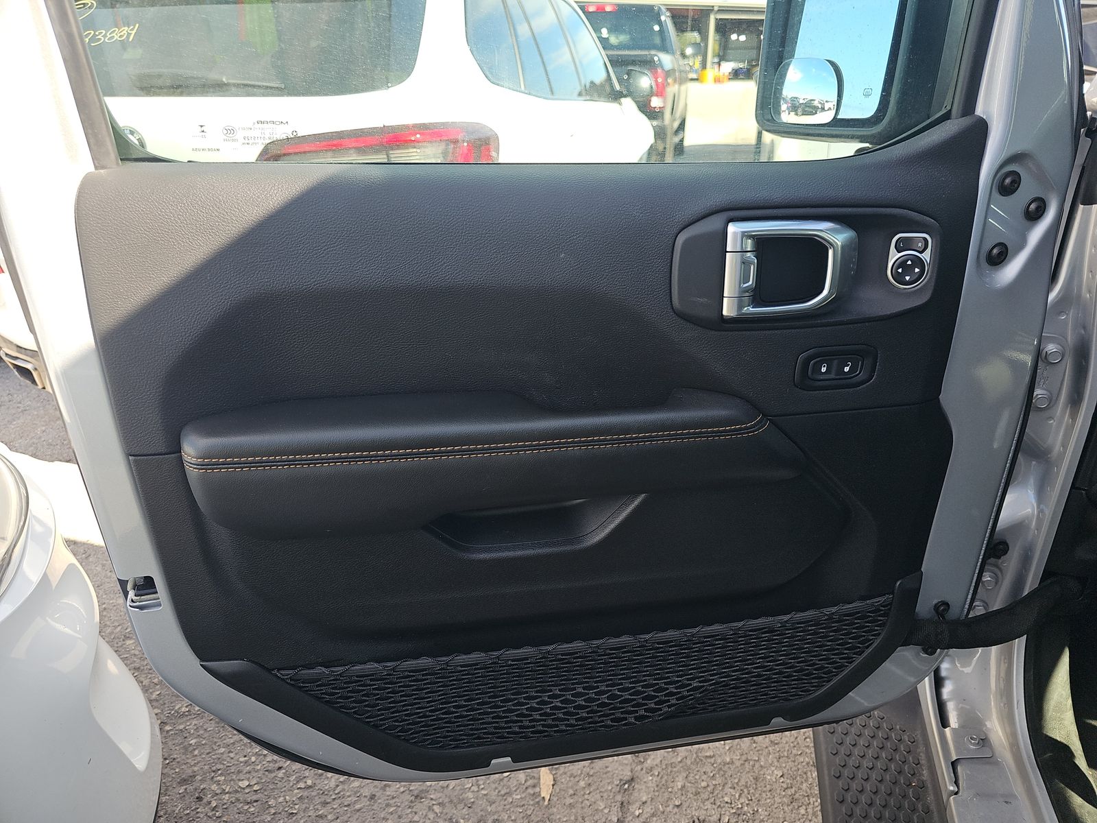 2024 Jeep Wrangler Sahara AWD