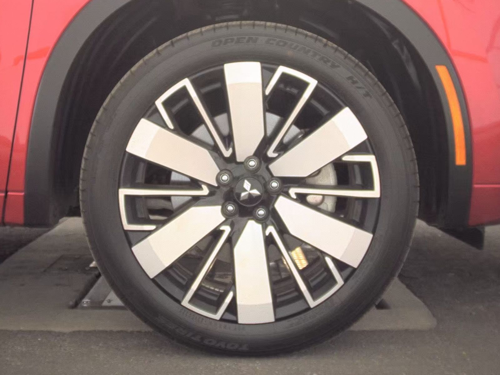 2025 Mitsubishi Outlander SEL FWD