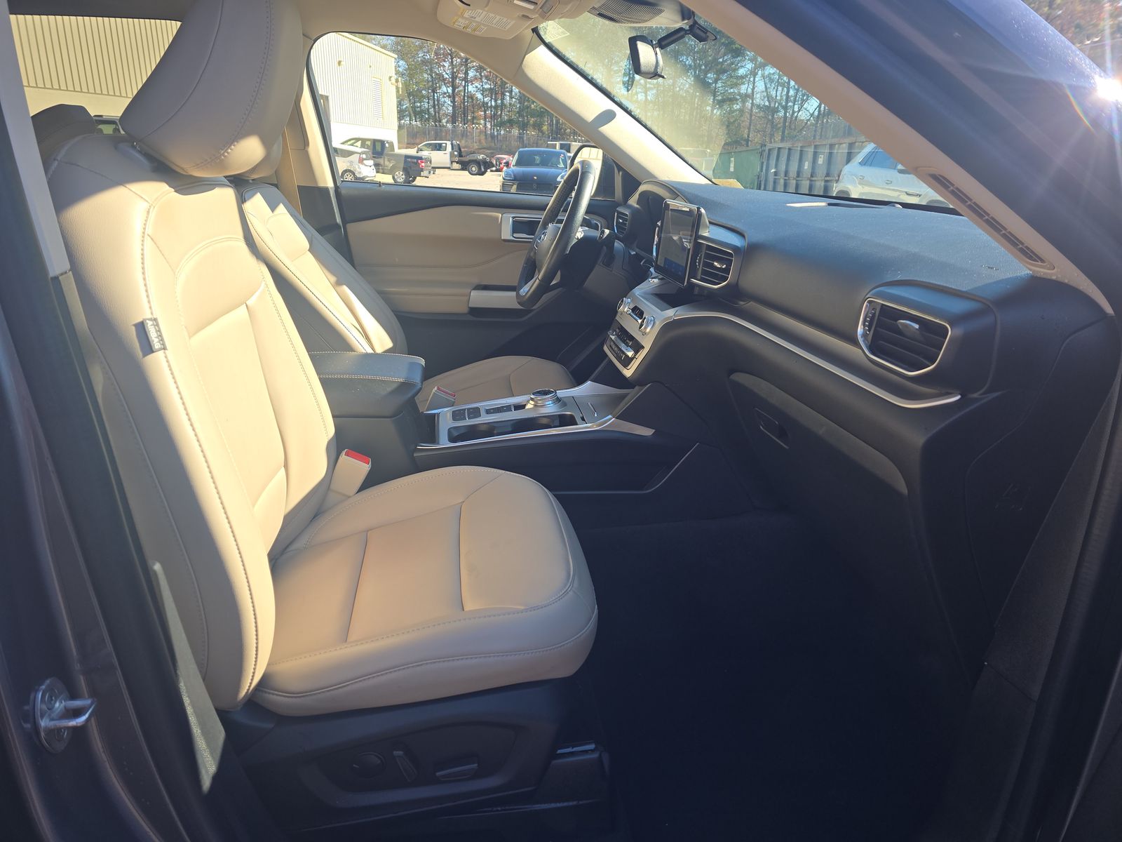 2022 Ford Explorer XLT RWD