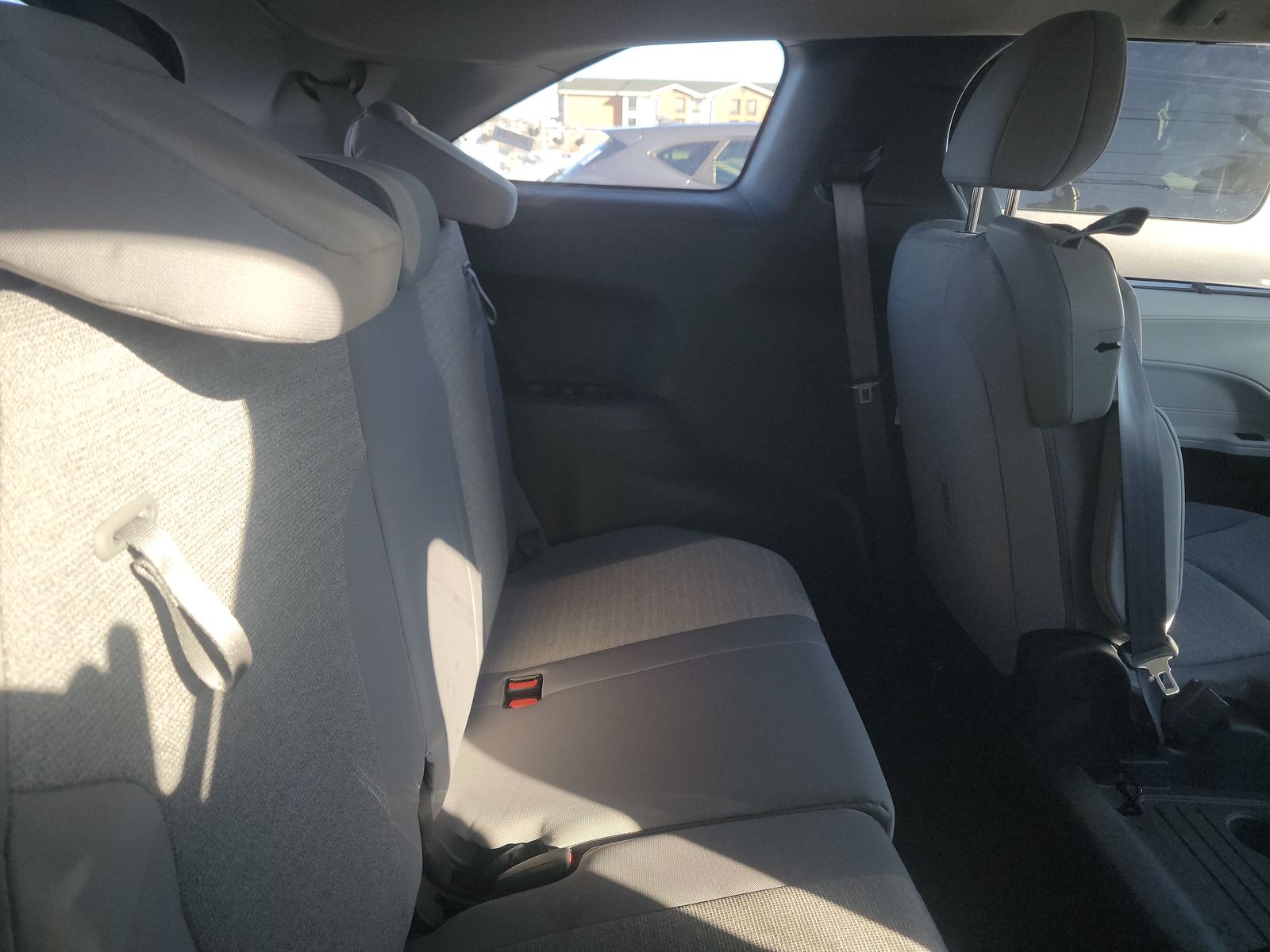 2025 Toyota Sienna LE FWD