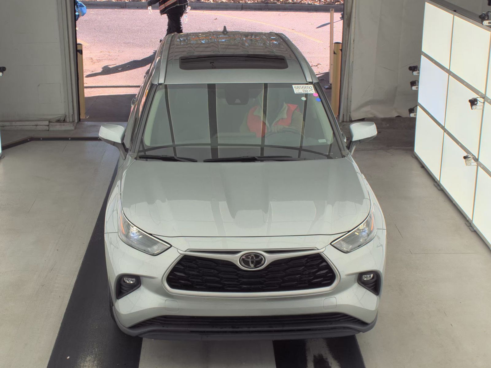 2024 Toyota Highlander XLE FWD