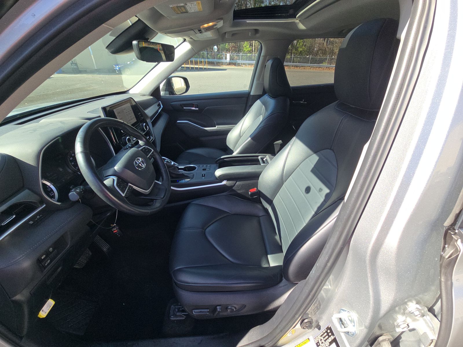 2024 Toyota Highlander XLE FWD