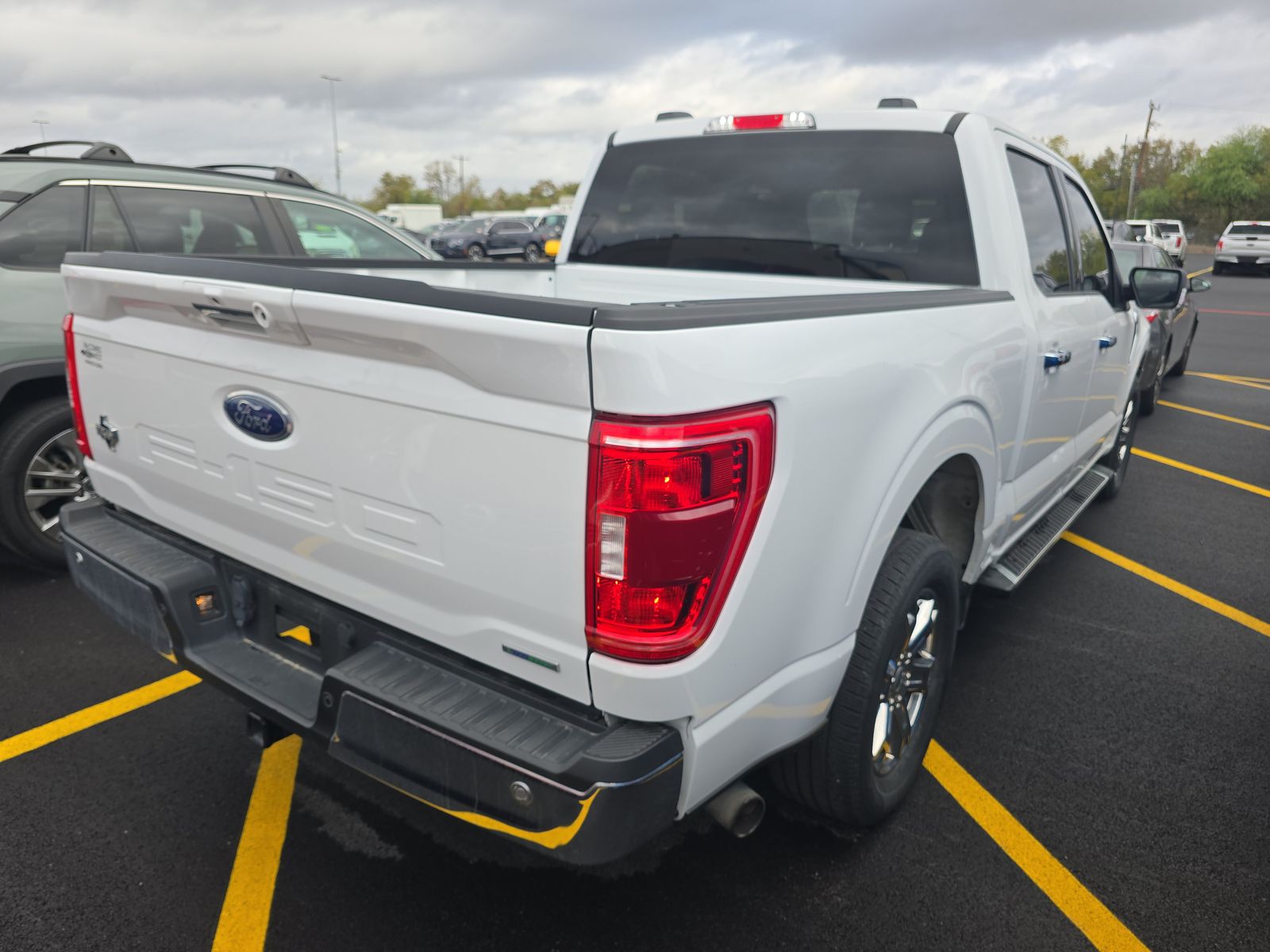 2022 Ford F-150 XLT RWD