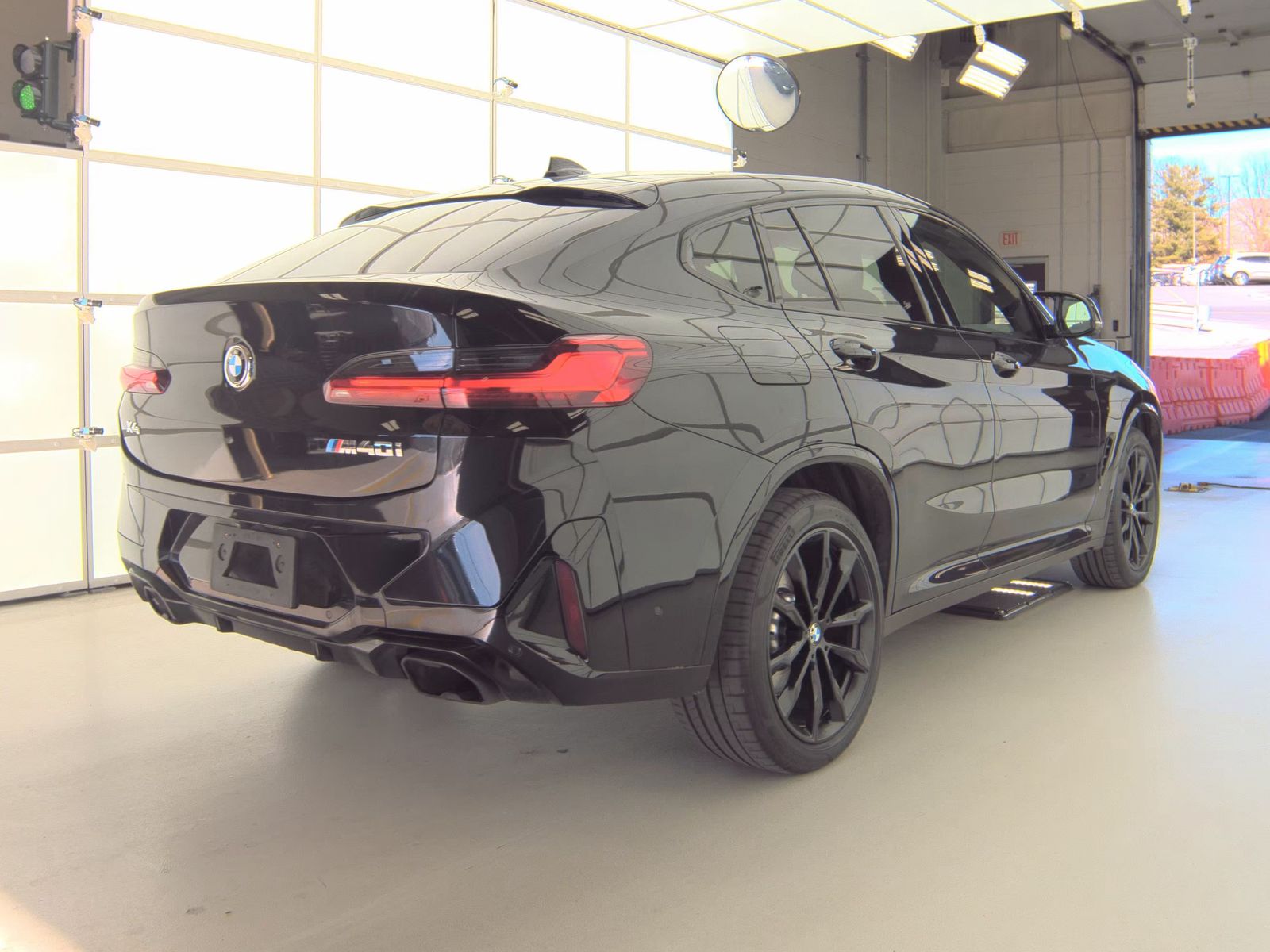 2023 BMW X4 M40i AWD