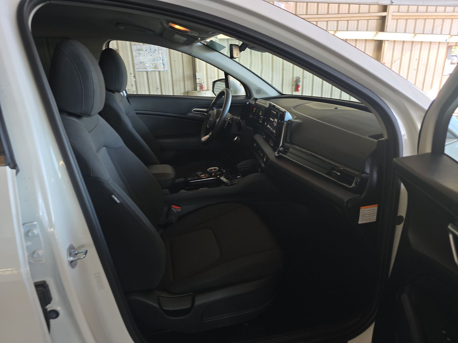 2025 Kia Sportage Hybrid LX FWD