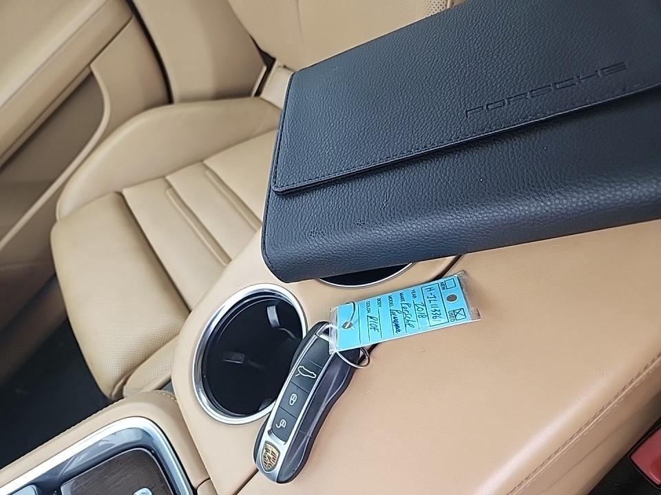 2018 Porsche Panamera 4 AWD