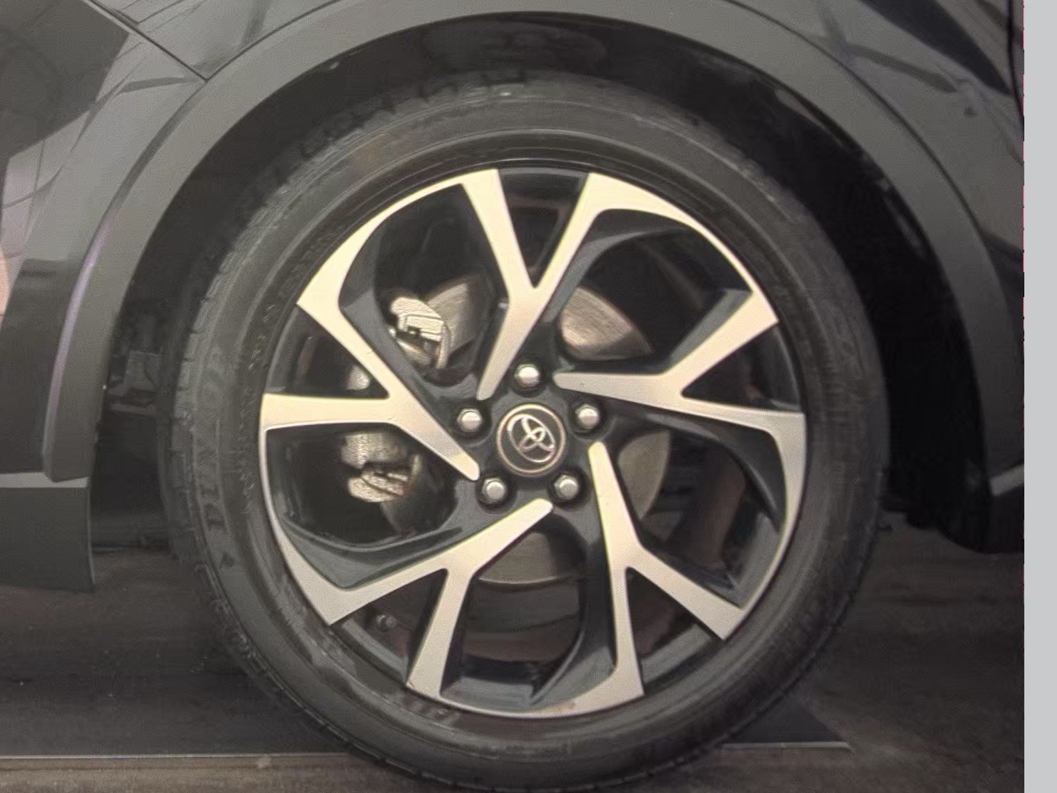 2018 Toyota C-HR XLE Premium FWD