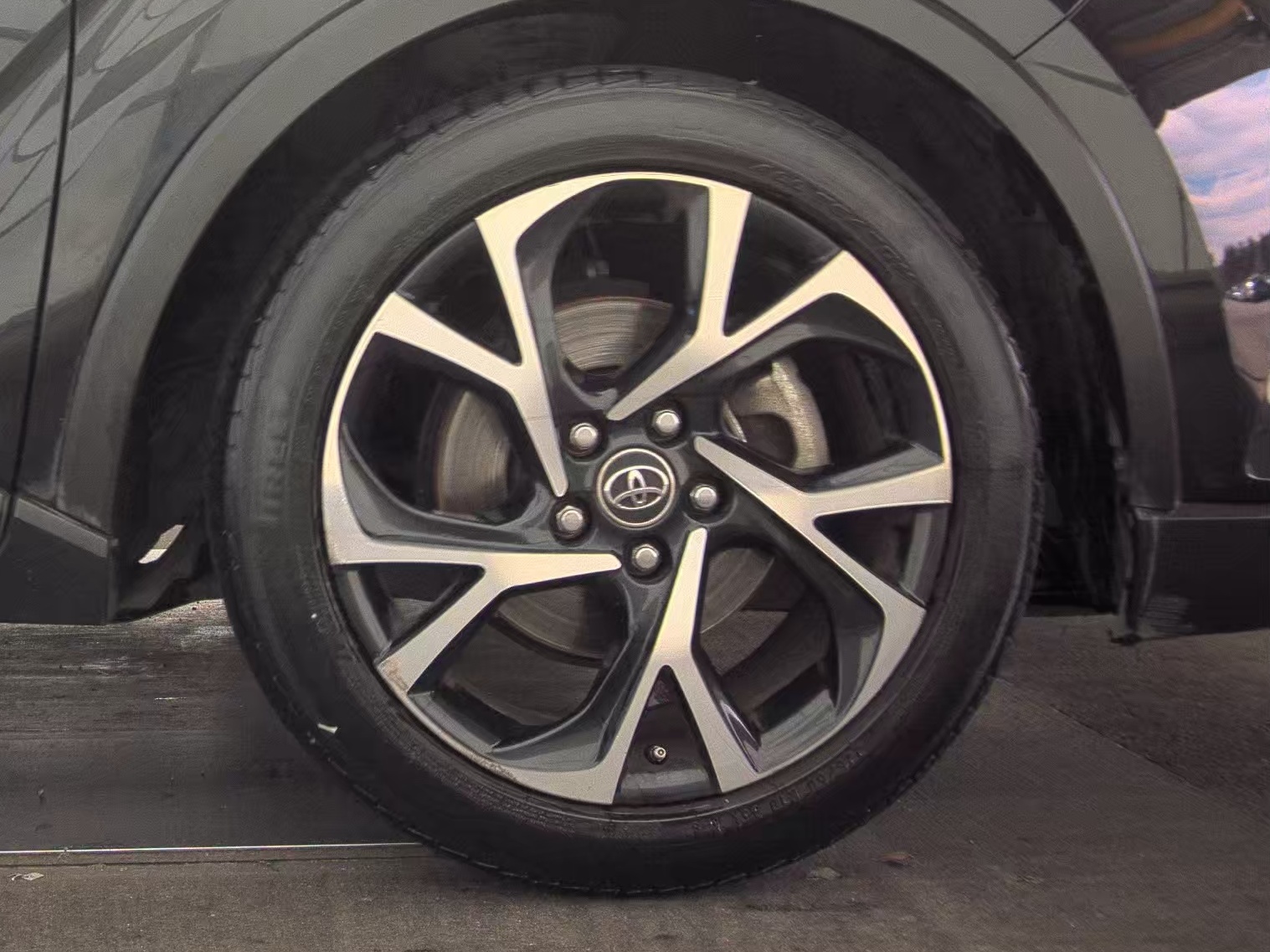 2018 Toyota C-HR XLE Premium FWD