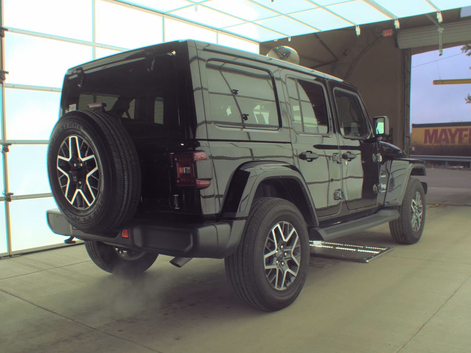 2024 Jeep Wrangler Sahara AWD