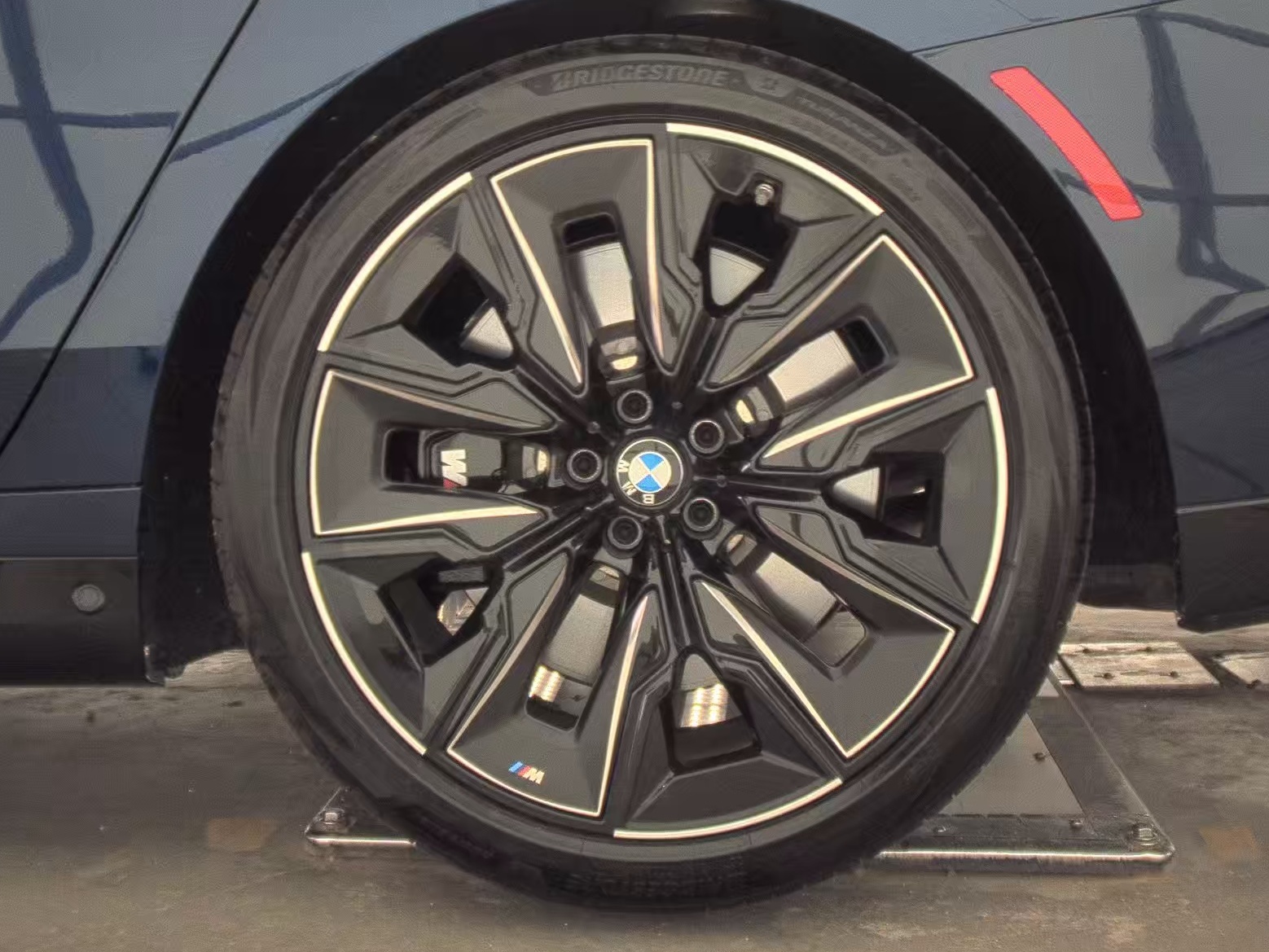 2025 BMW 7 Series 760i xDrive AWD