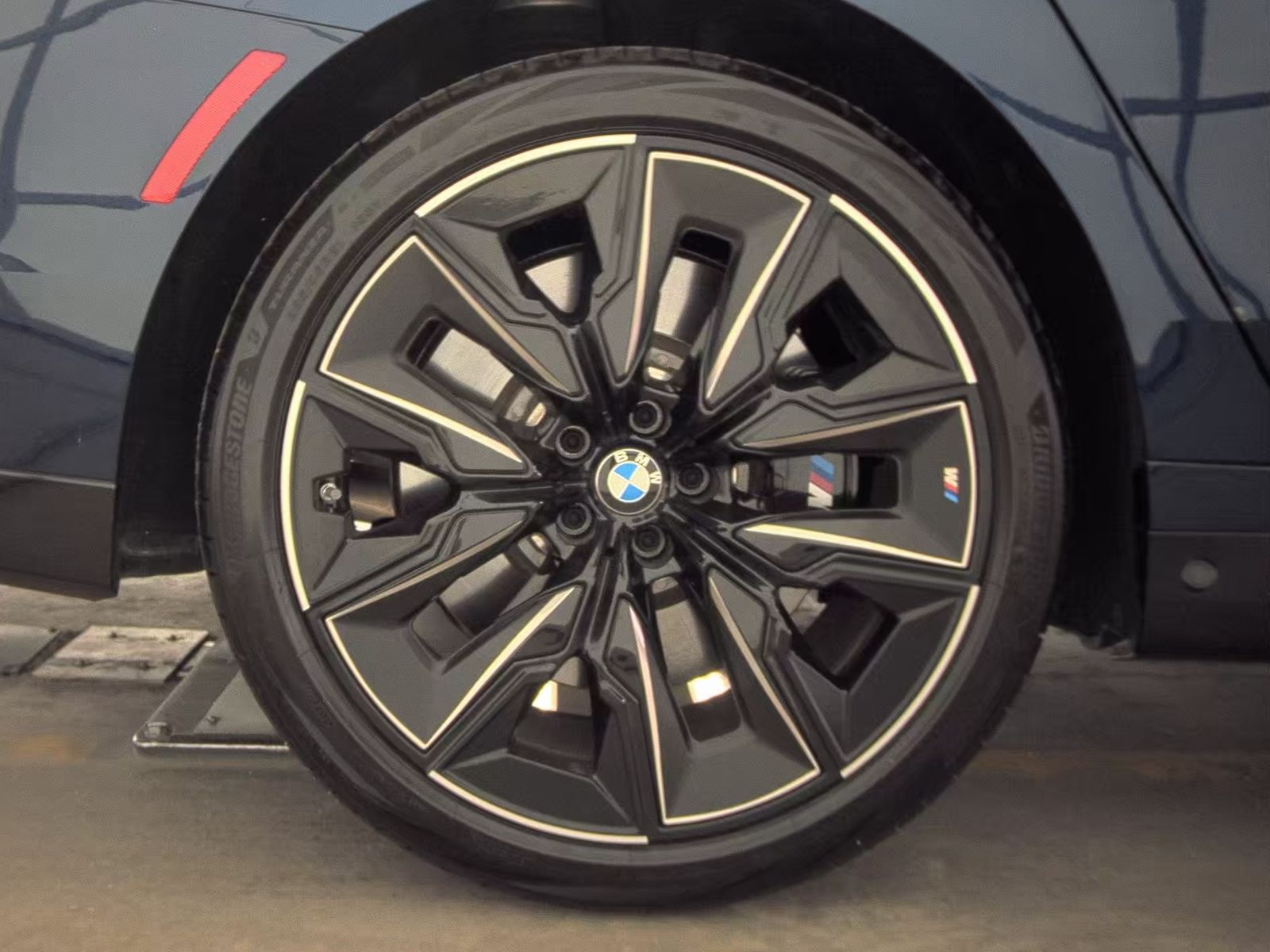 2025 BMW 7 Series 760i xDrive AWD