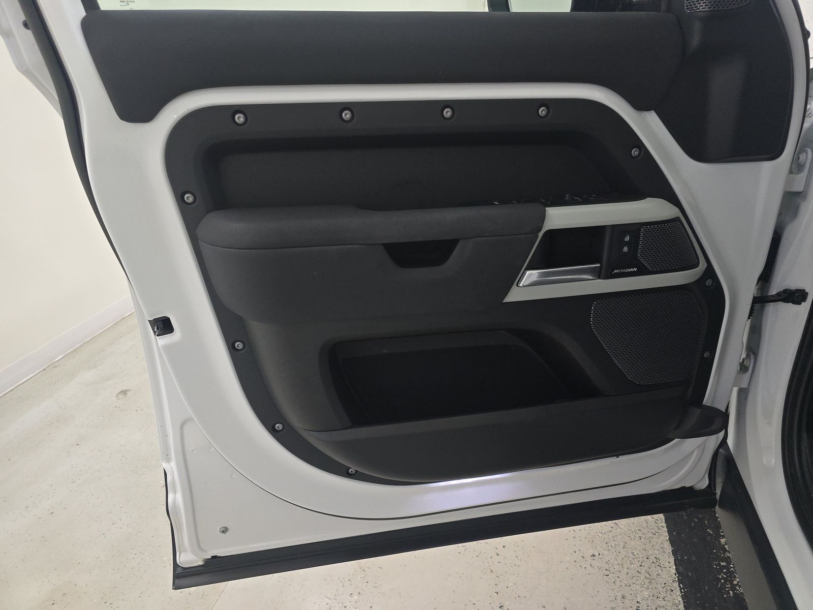 2023 Land Rover Defender 110 30th Anniversary Edition AWD