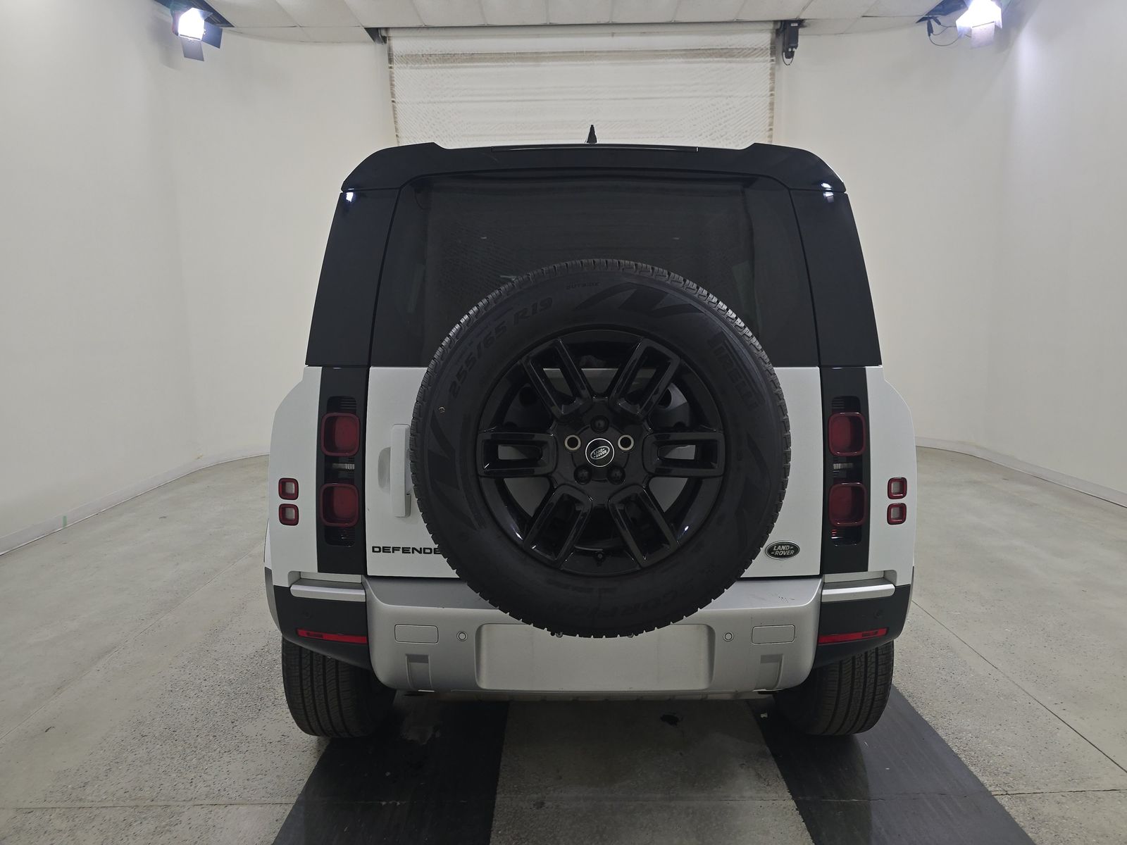 2023 Land Rover Defender 110 30th Anniversary Edition AWD