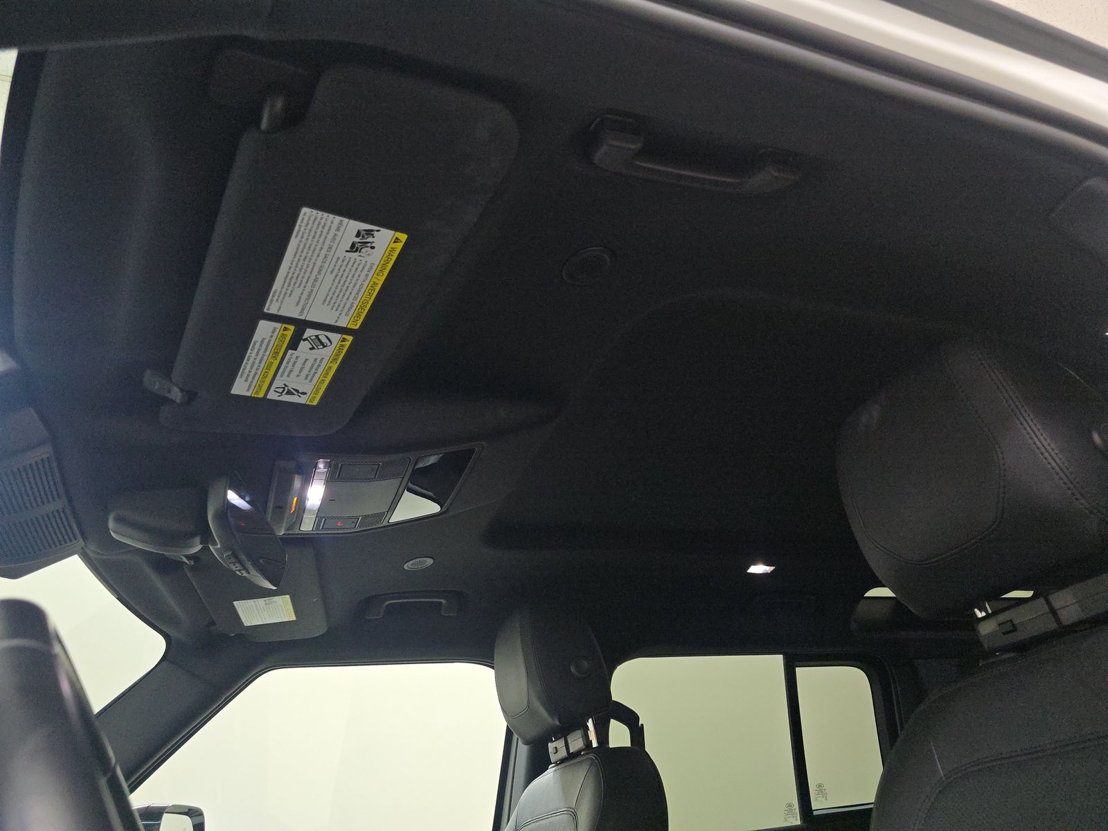 2023 Land Rover Defender 110 30th Anniversary Edition AWD