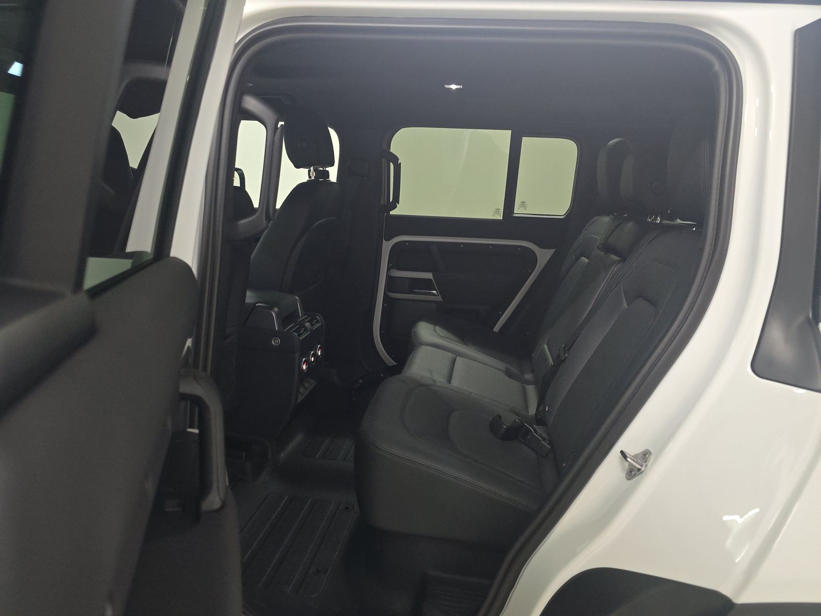 2023 Land Rover Defender 110 30th Anniversary Edition AWD