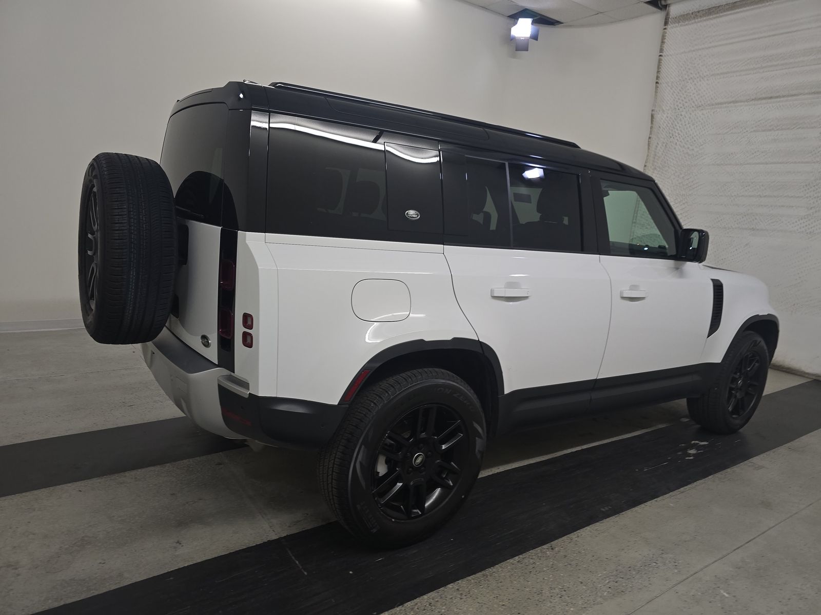 2023 Land Rover Defender 110 30th Anniversary Edition AWD