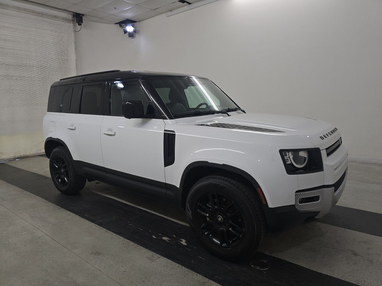 2023 Land Rover Defender 110 30th Anniversary Edition AWD