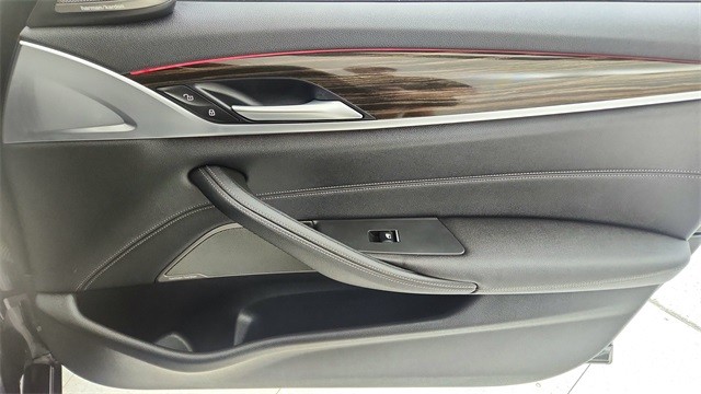 2023 BMW 5 Series 530e xDrive AWD