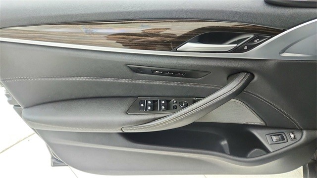 2023 BMW 5 Series 530e xDrive AWD