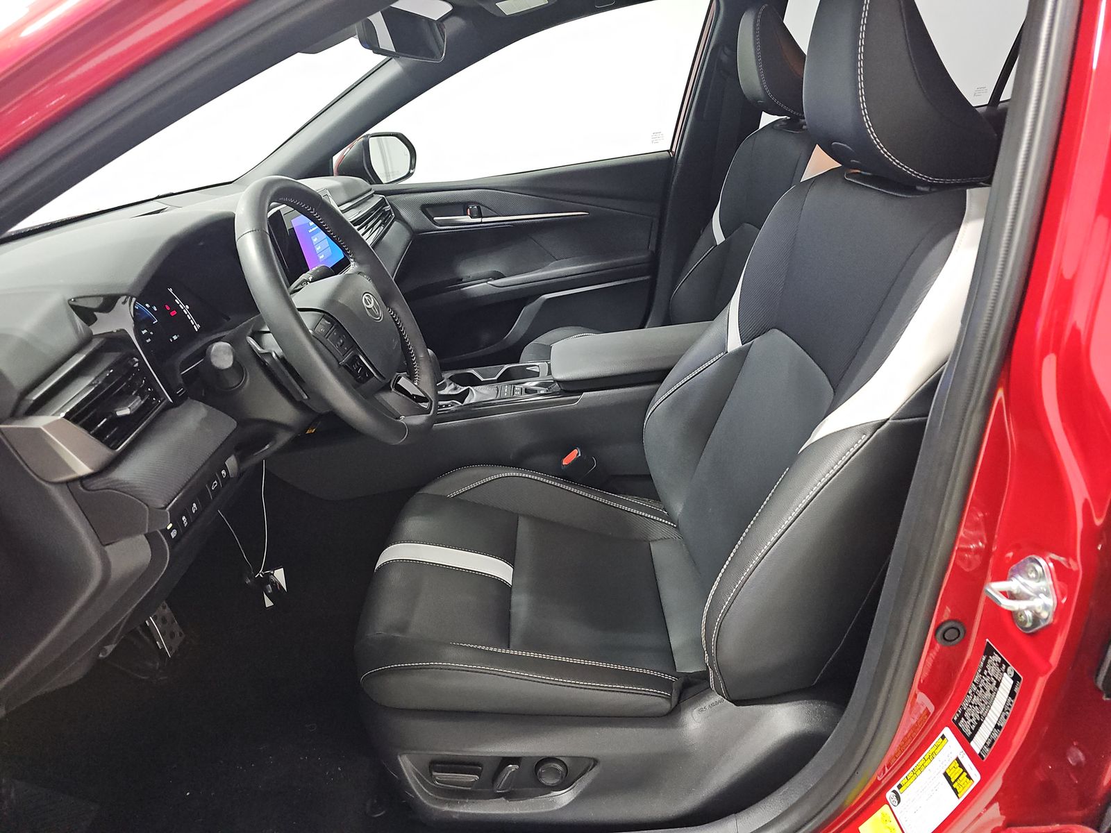 2025 Toyota Camry SE FWD