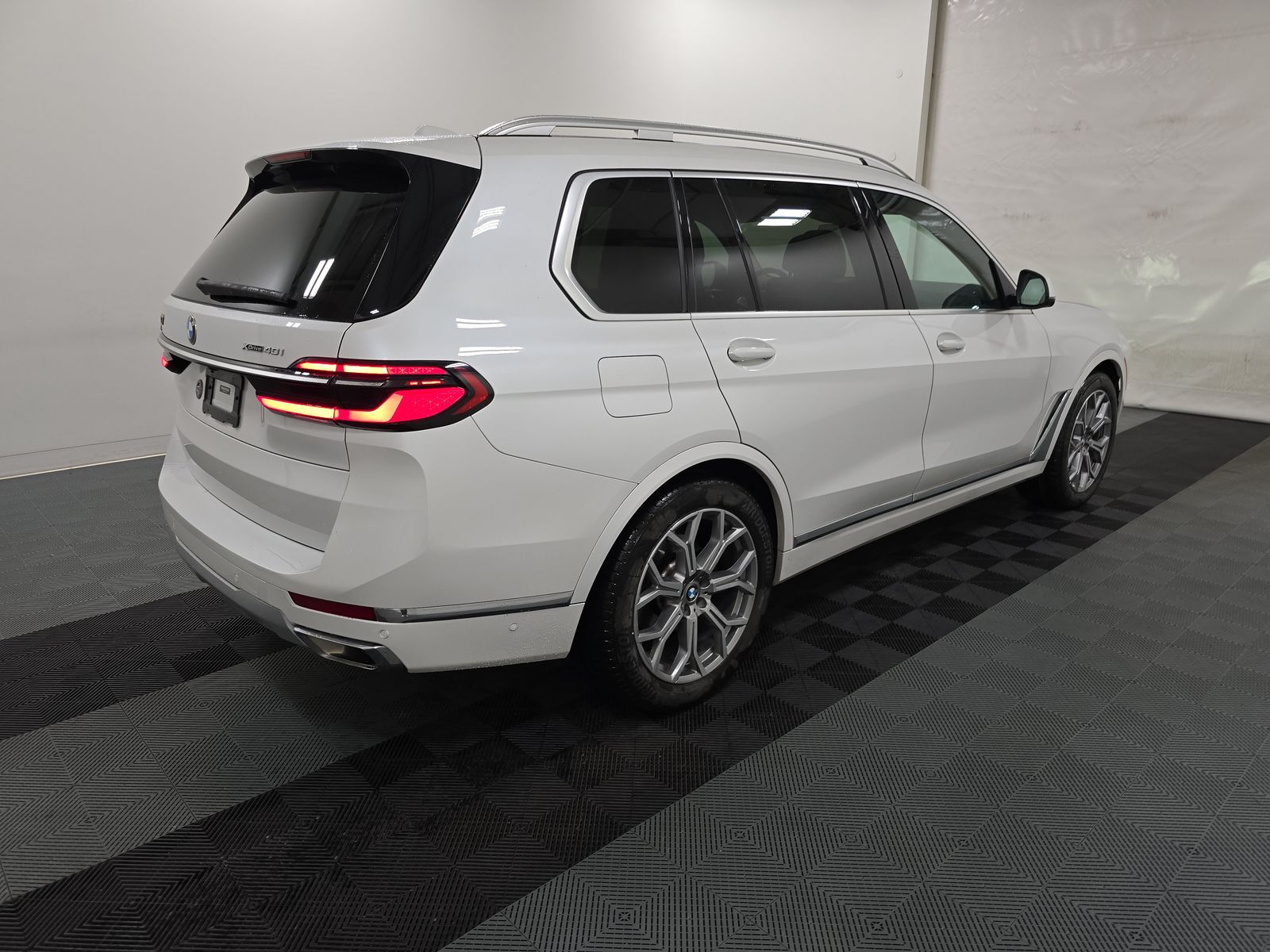 2023 BMW X7 xDrive40i AWD
