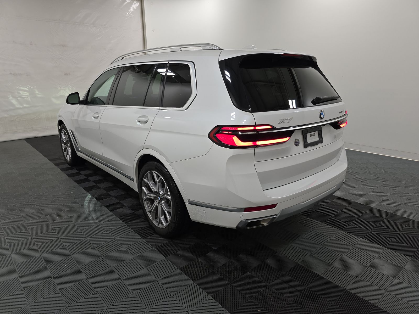2023 BMW X7 xDrive40i AWD