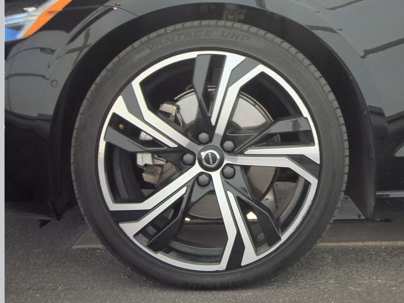 2024 Volvo S60 B5 Plus FWD