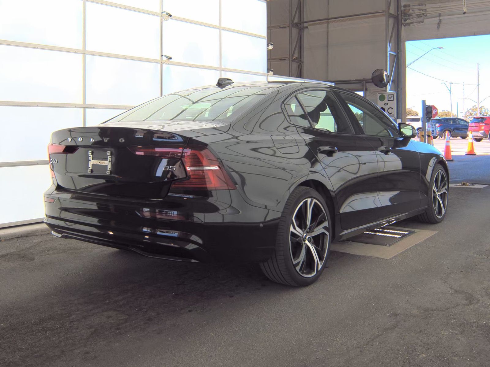 2024 Volvo S60 B5 Plus FWD