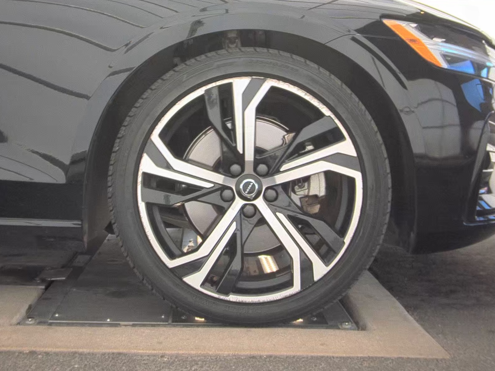 2024 Volvo S60 B5 Plus FWD