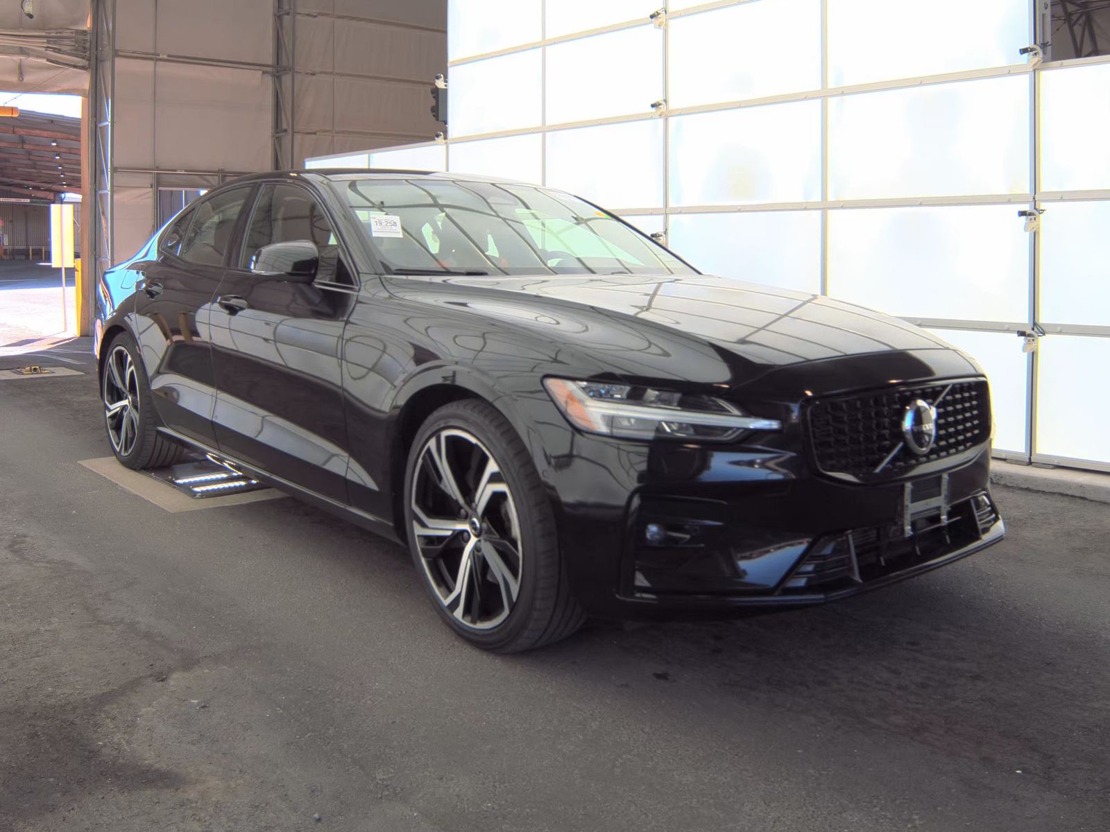 2024 Volvo S60 B5 Plus FWD