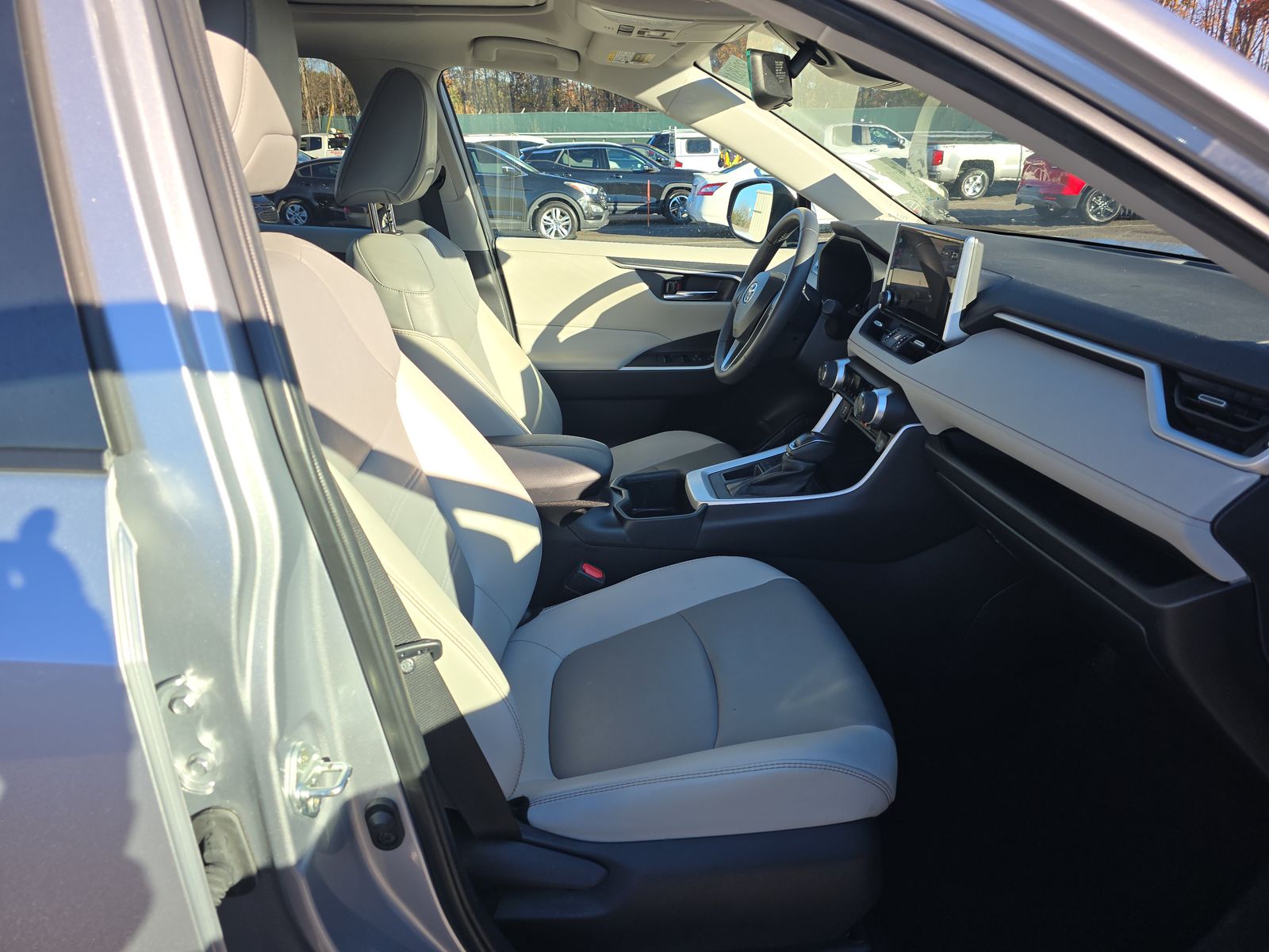 2024 Toyota RAV4 XLE Premium FWD