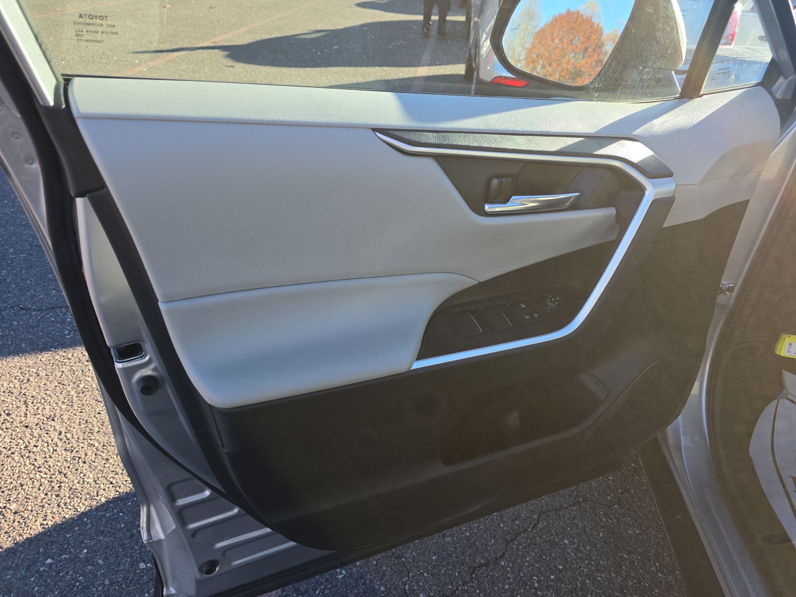 2024 Toyota RAV4 XLE Premium FWD