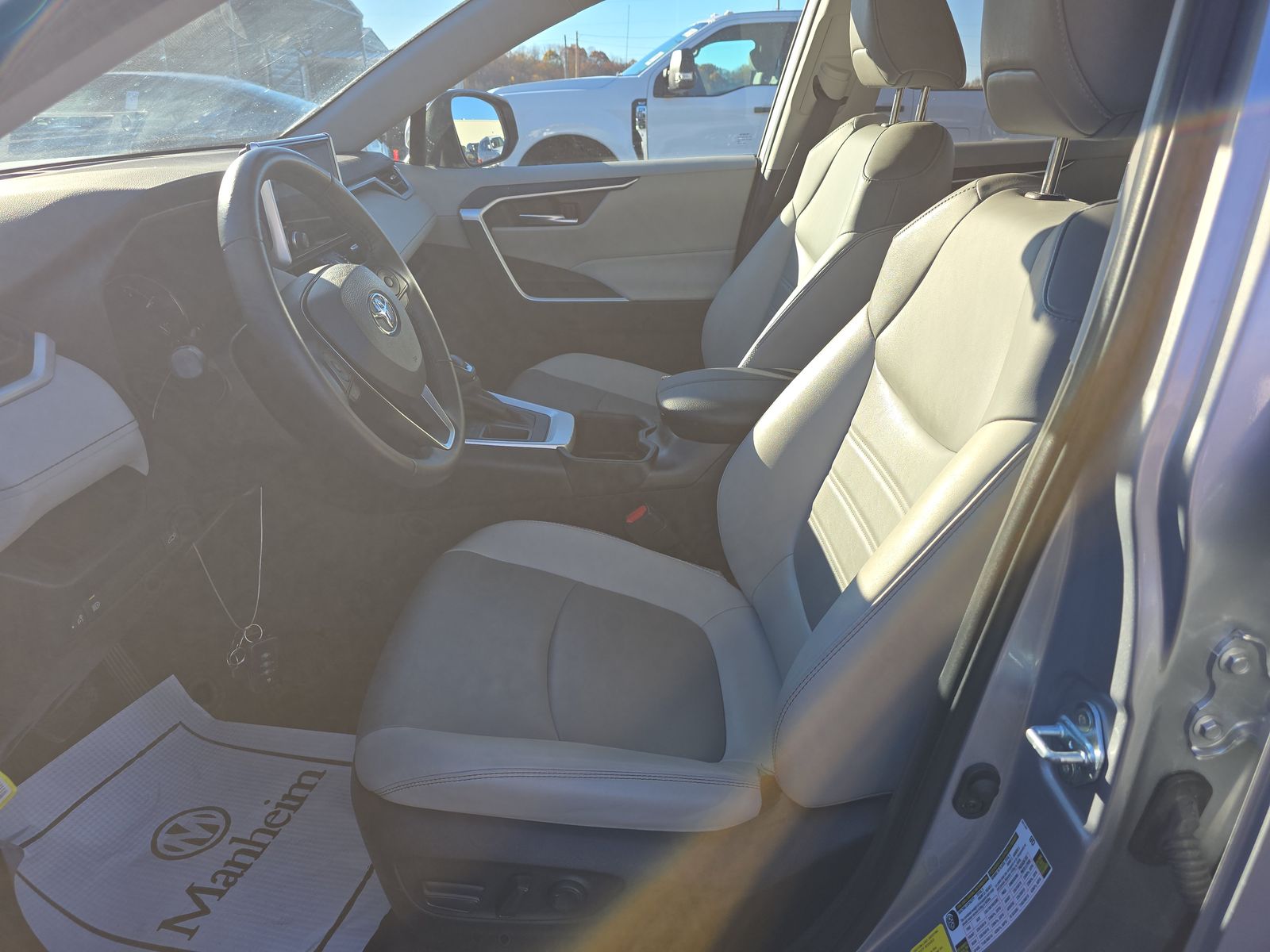 2024 Toyota RAV4 XLE Premium FWD