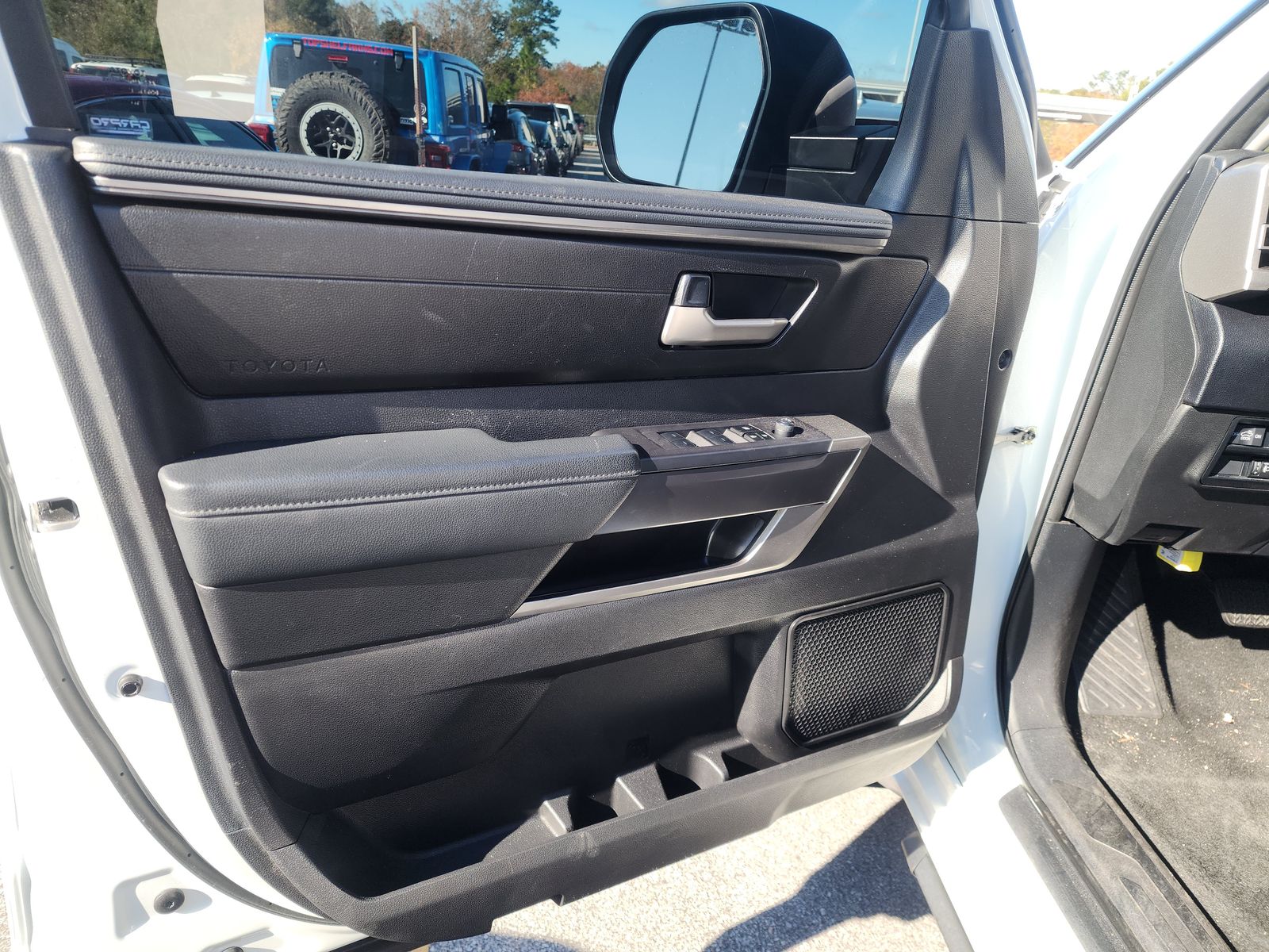 2023 Toyota Tundra SR5 AWD