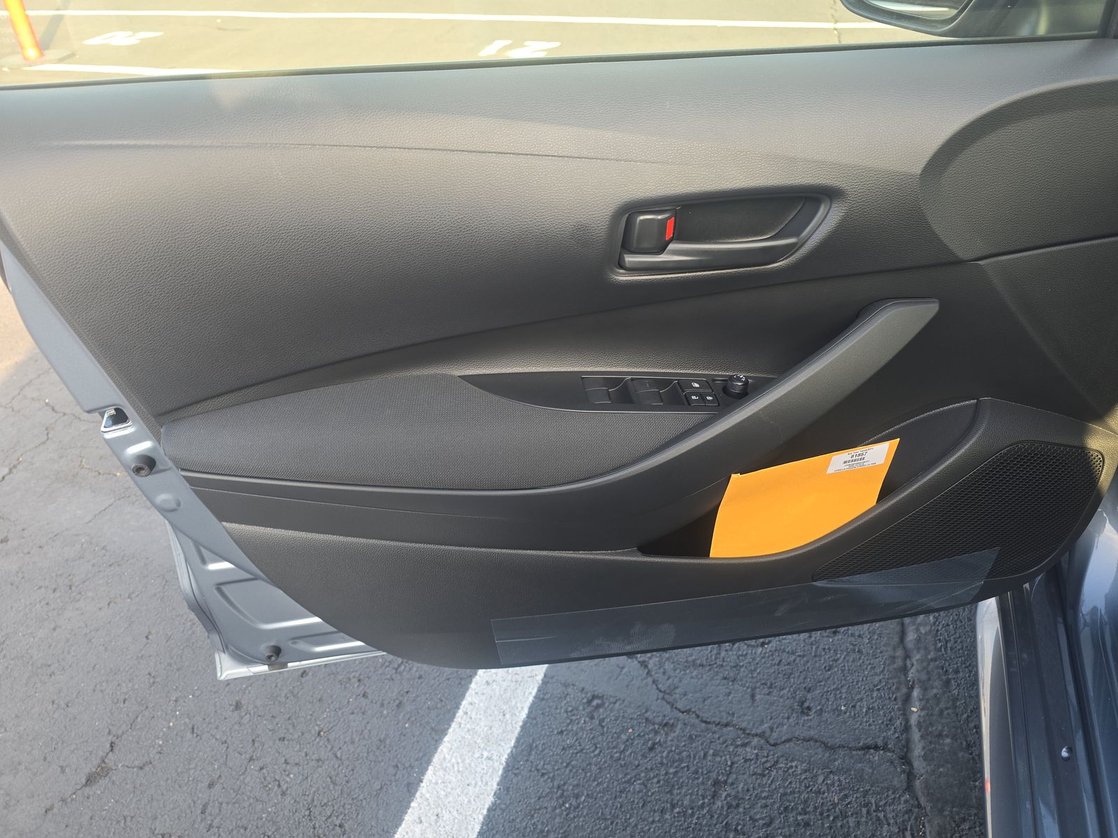 2025 Toyota Corolla Hybrid LE FWD