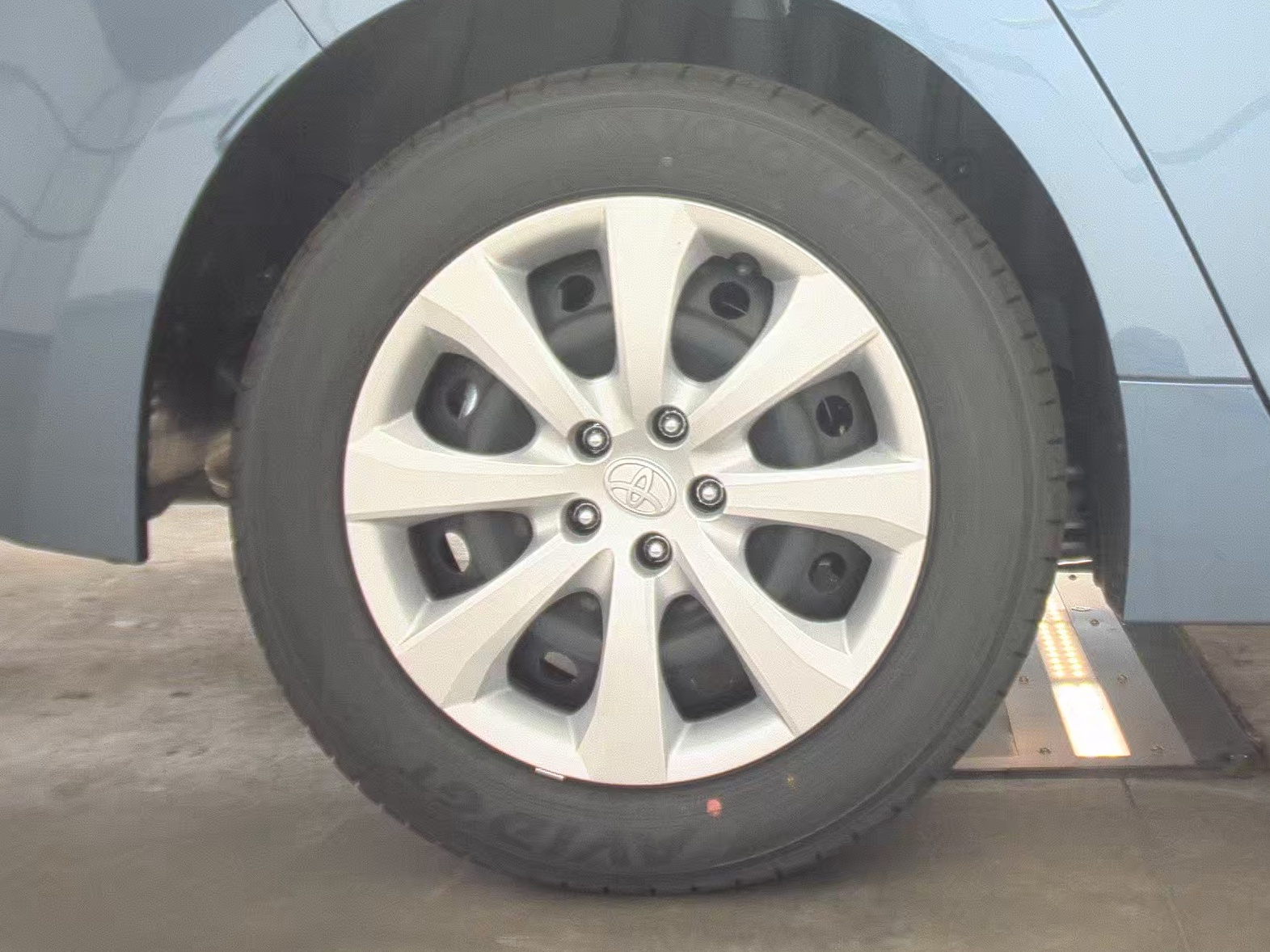 2025 Toyota Corolla Hybrid LE FWD