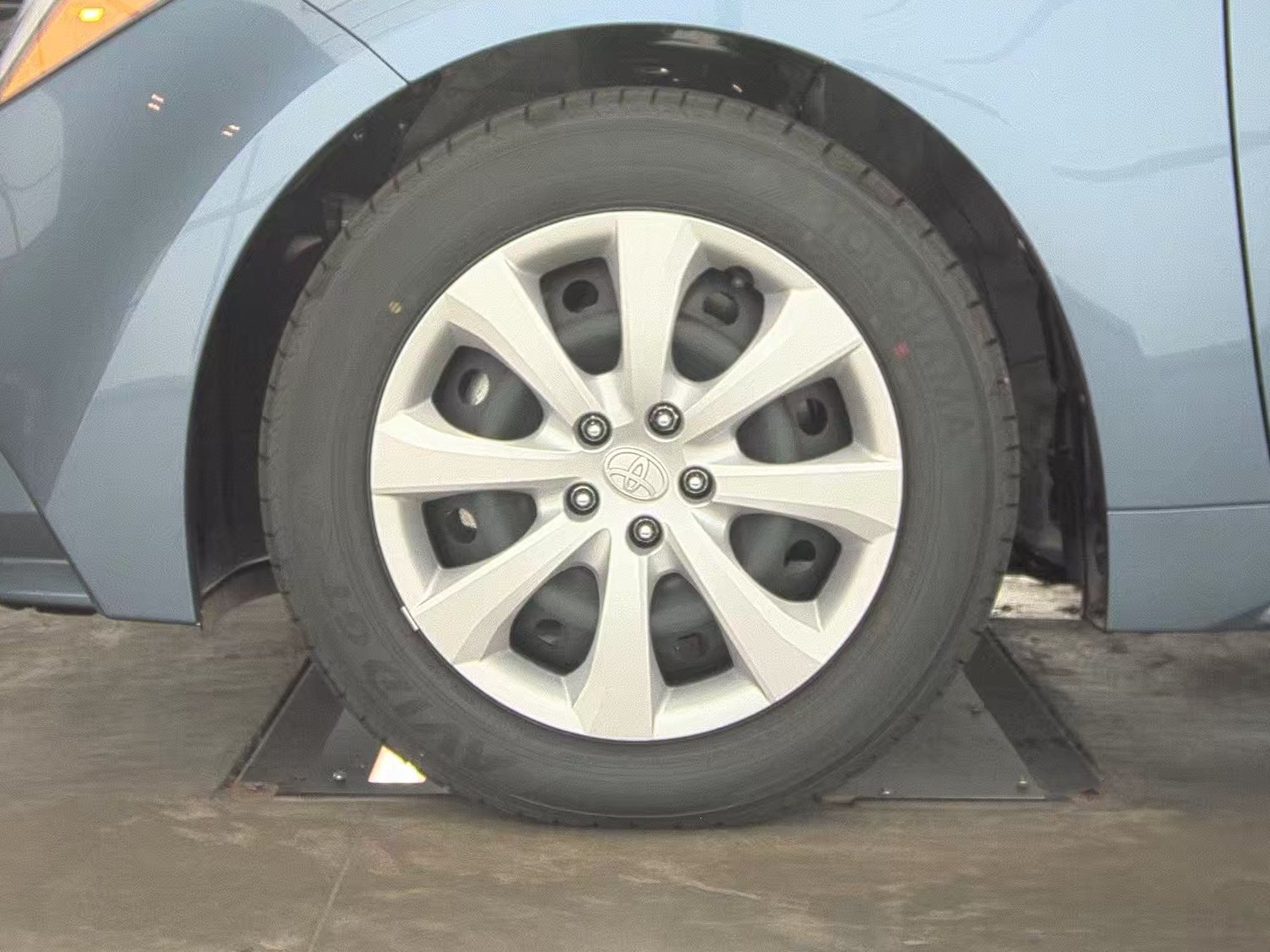 2025 Toyota Corolla Hybrid LE FWD