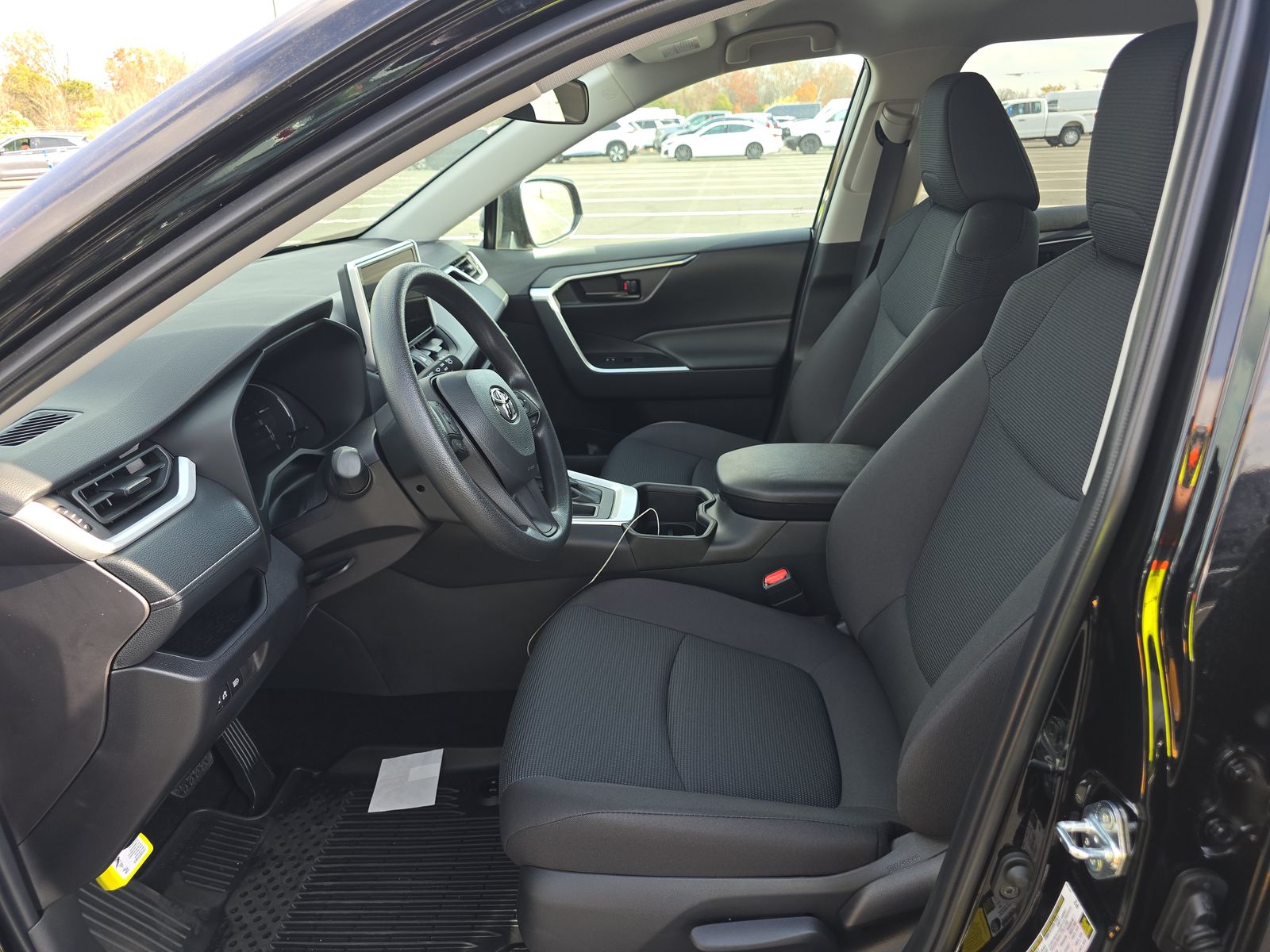 2025 Toyota RAV4 LE FWD