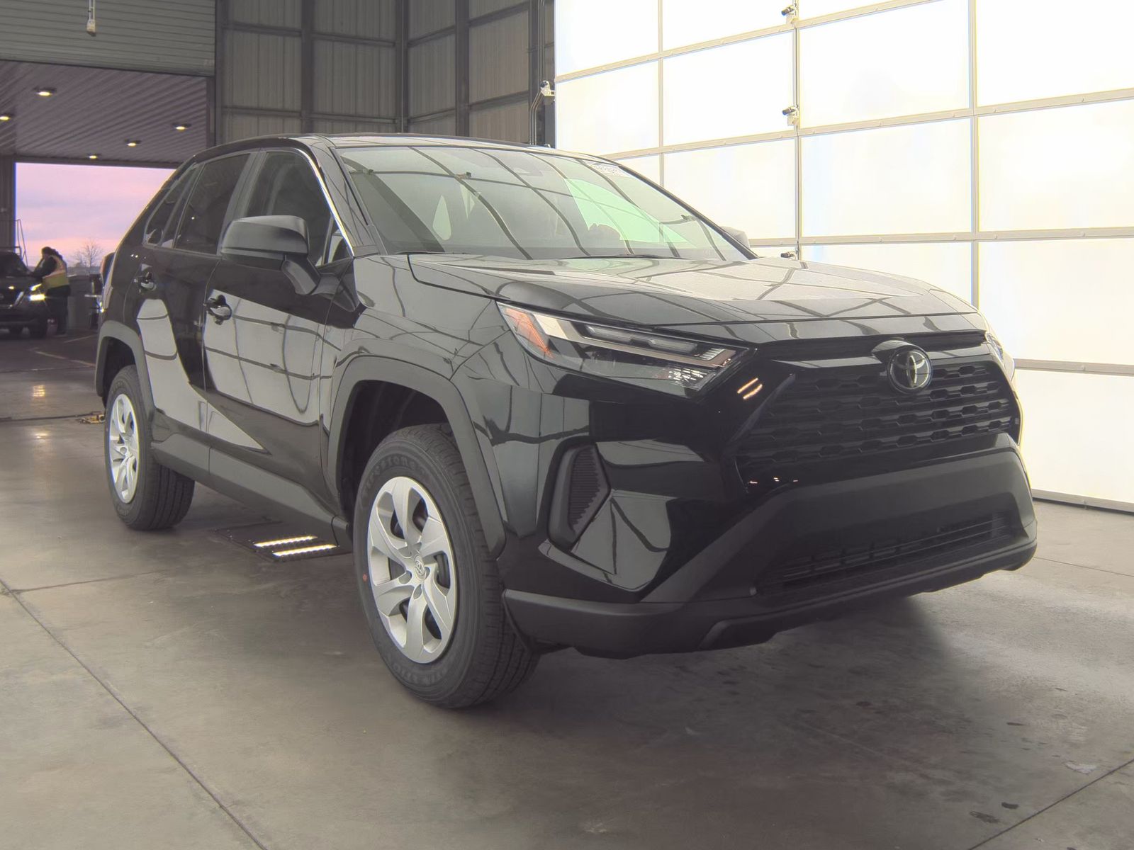 2025 Toyota RAV4 LE FWD