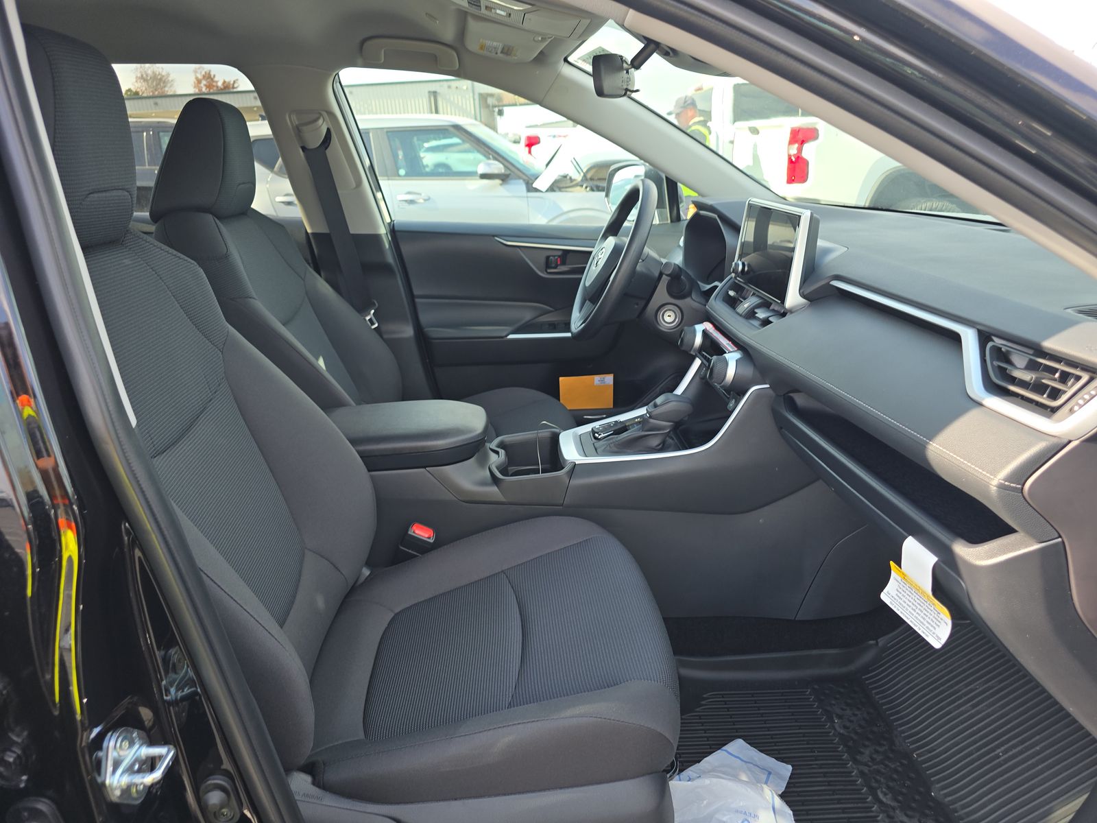 2025 Toyota RAV4 LE FWD