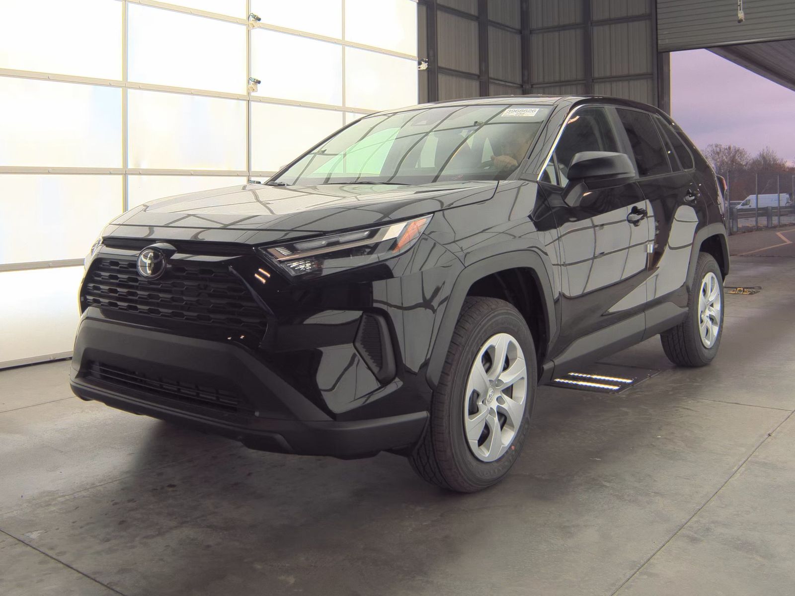 2025 Toyota RAV4 LE FWD