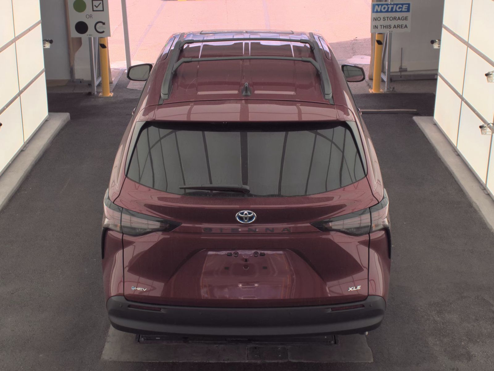 2025 Toyota Sienna XLE FWD