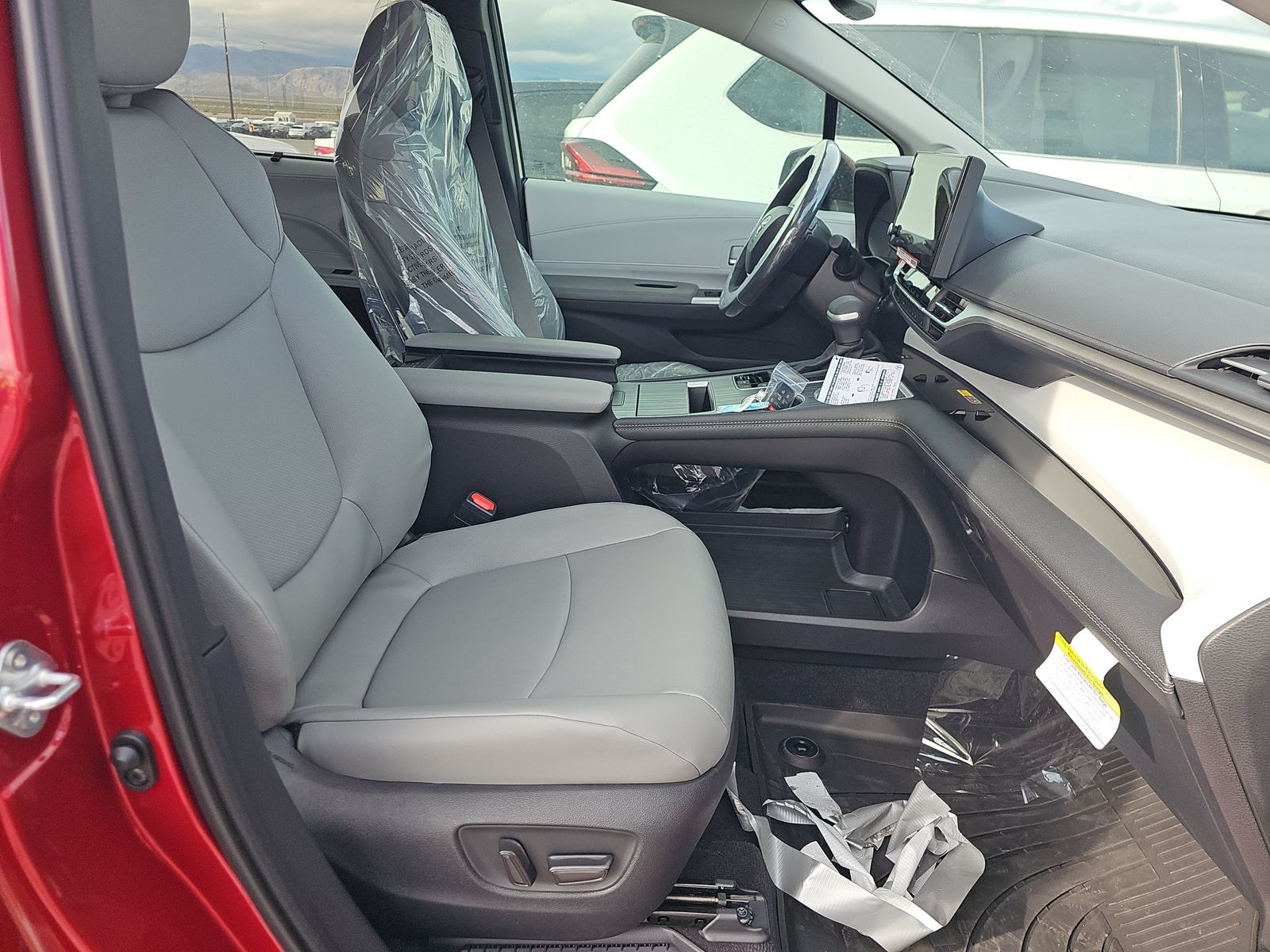 2025 Toyota Sienna XLE FWD