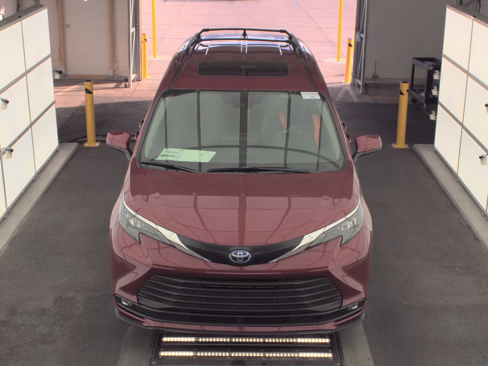 2025 Toyota Sienna XLE FWD