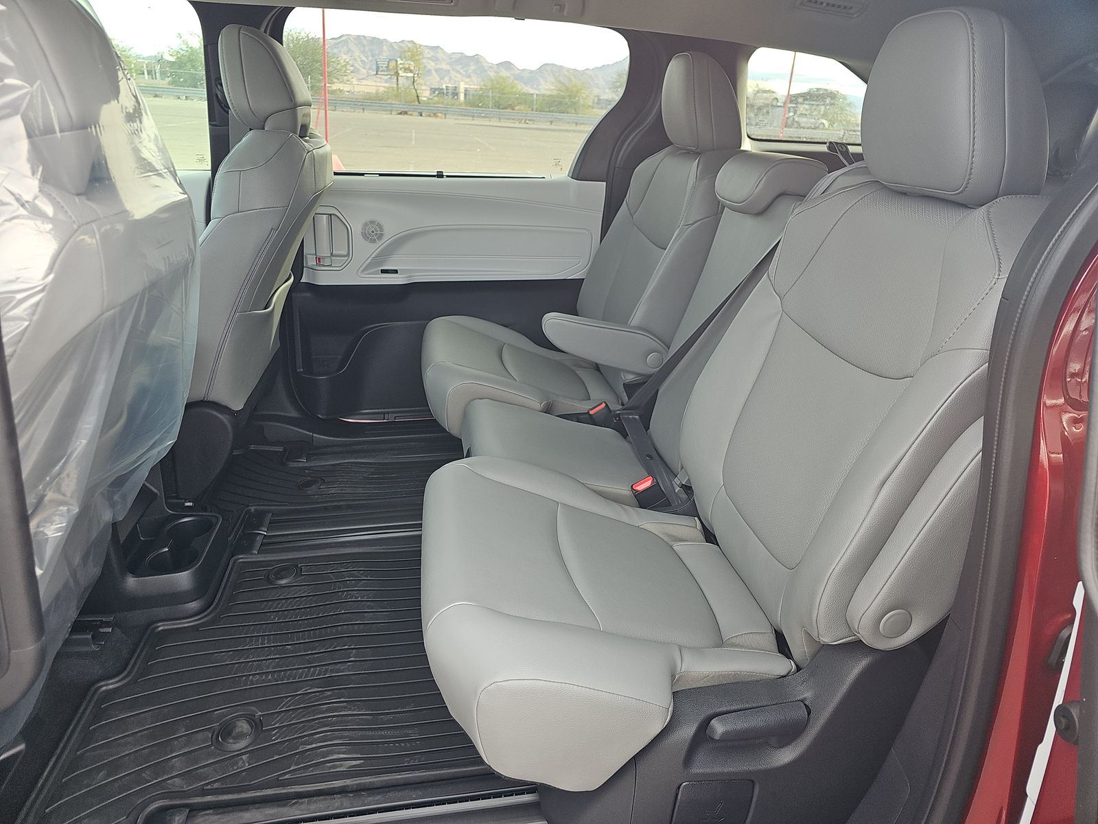 2025 Toyota Sienna XLE FWD