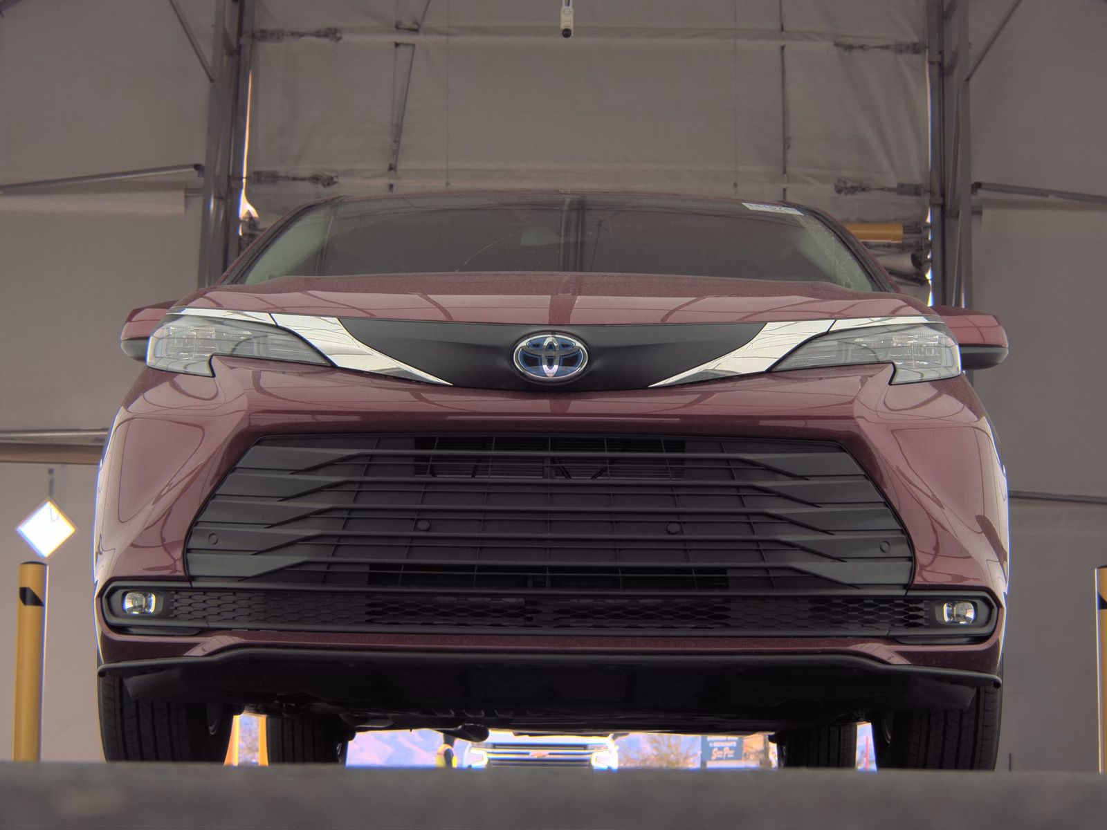 2025 Toyota Sienna XLE FWD