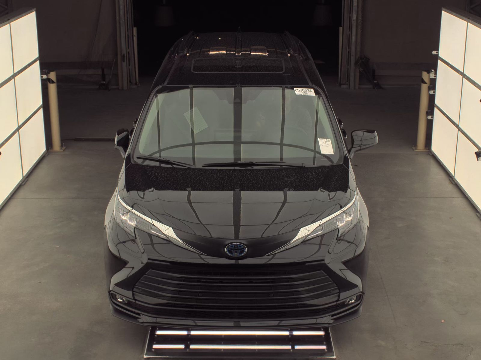 2025 Toyota Sienna XLE FWD