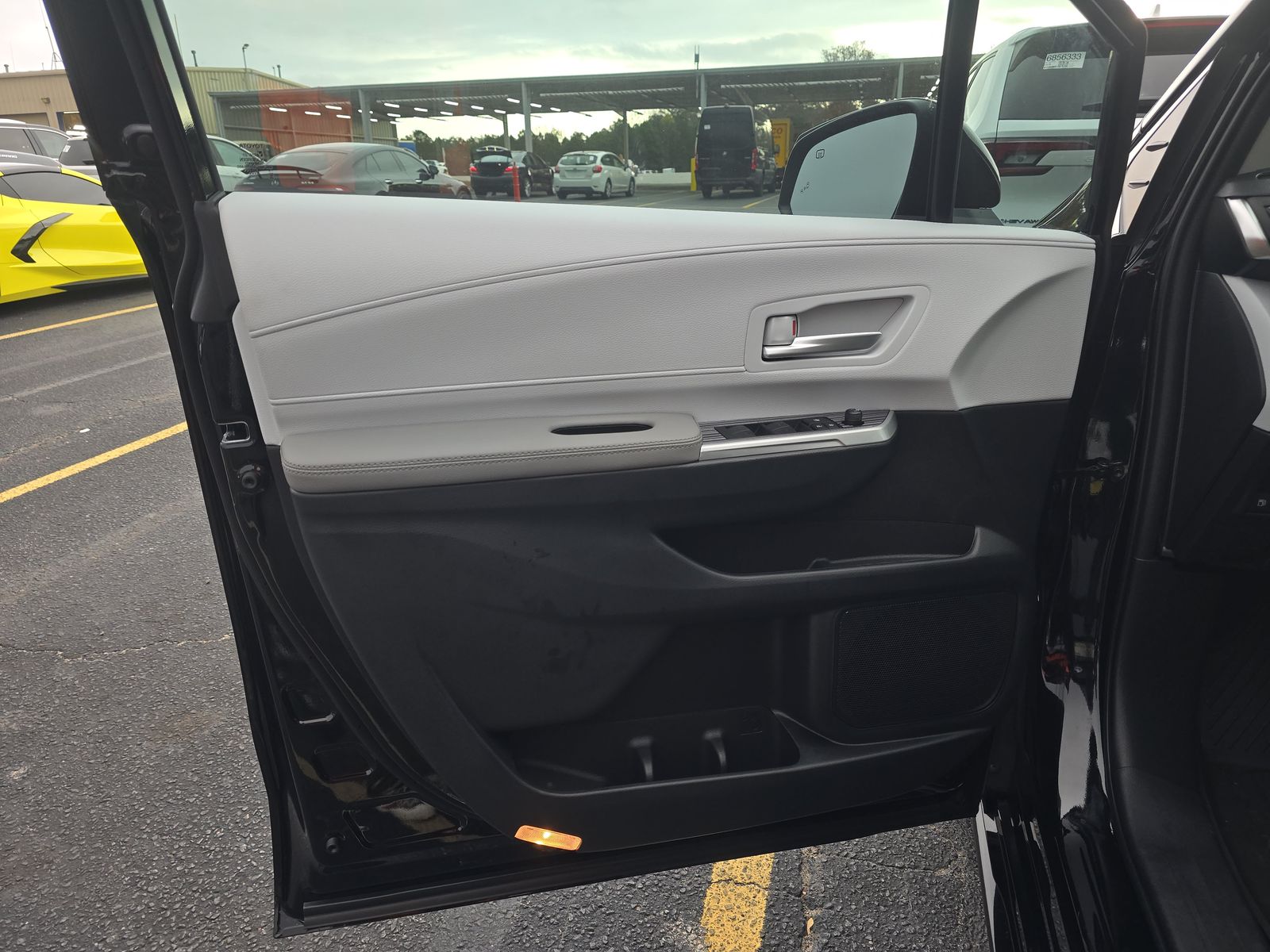 2025 Toyota Sienna XLE FWD